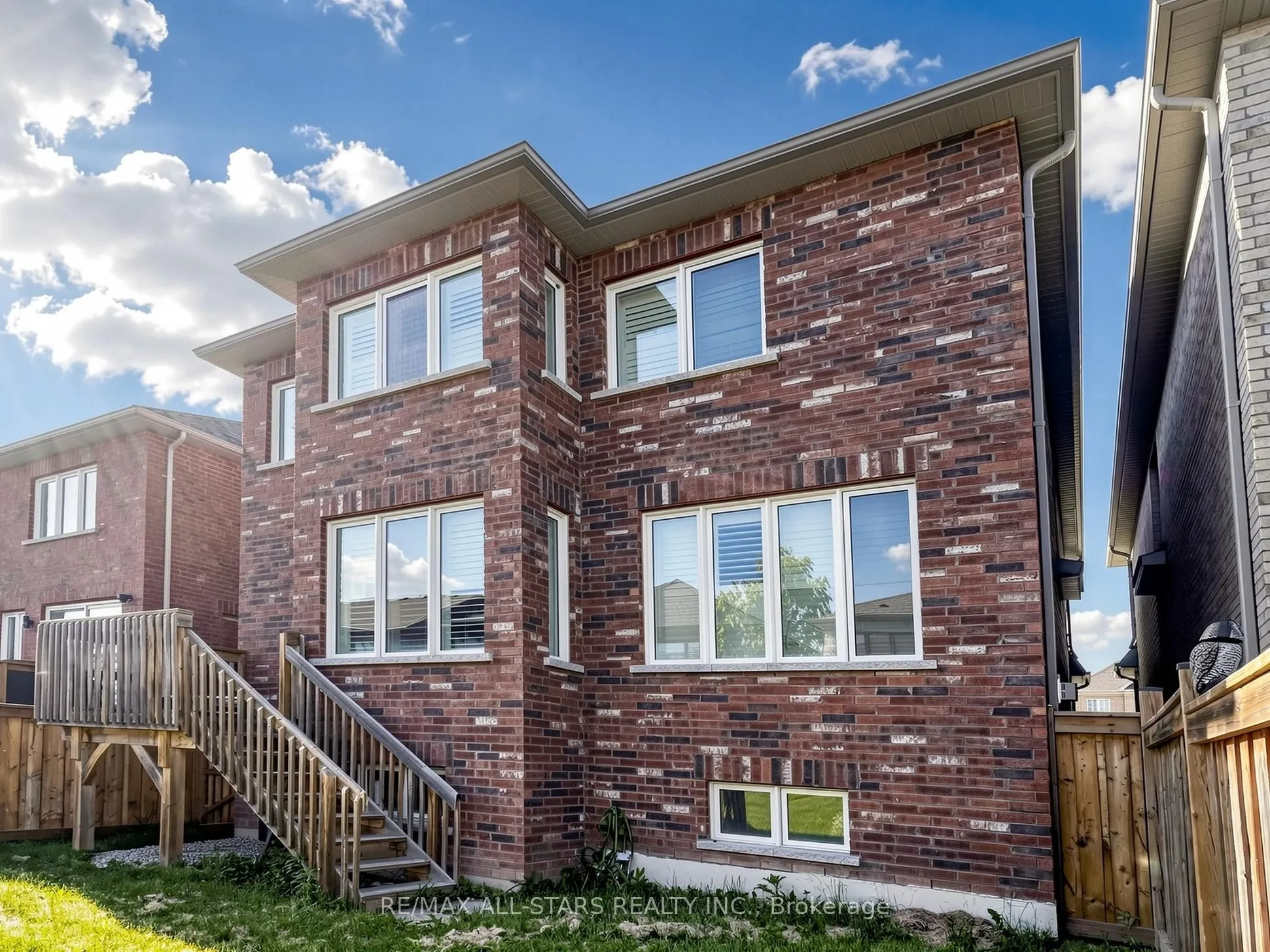 29 Mondial Crescent