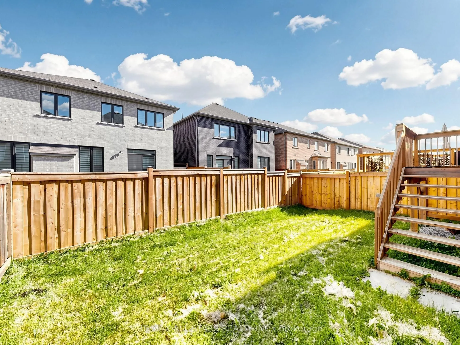 29 Mondial Crescent