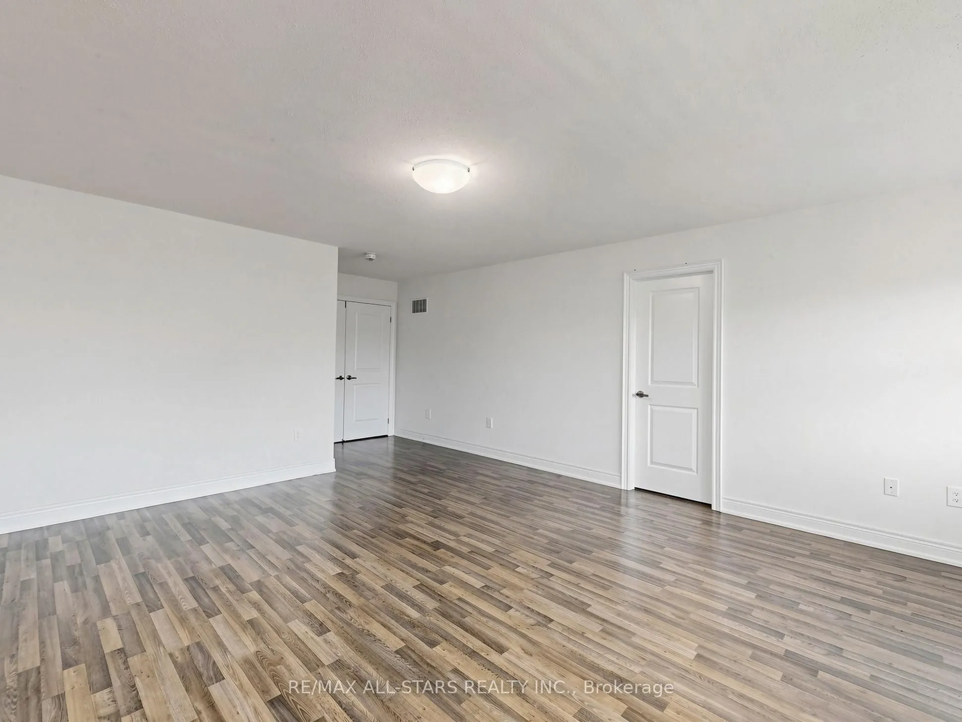 29 Mondial Crescent