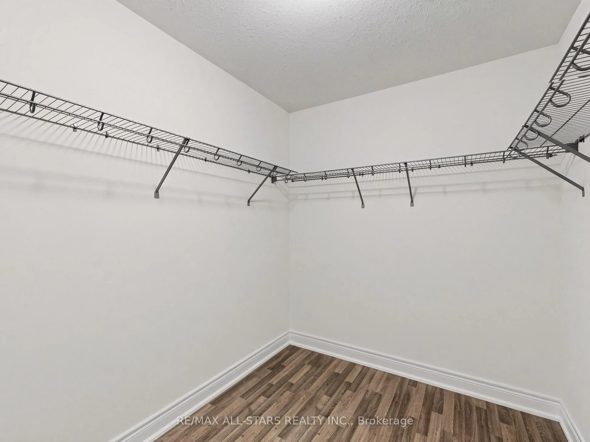 29 Mondial Crescent