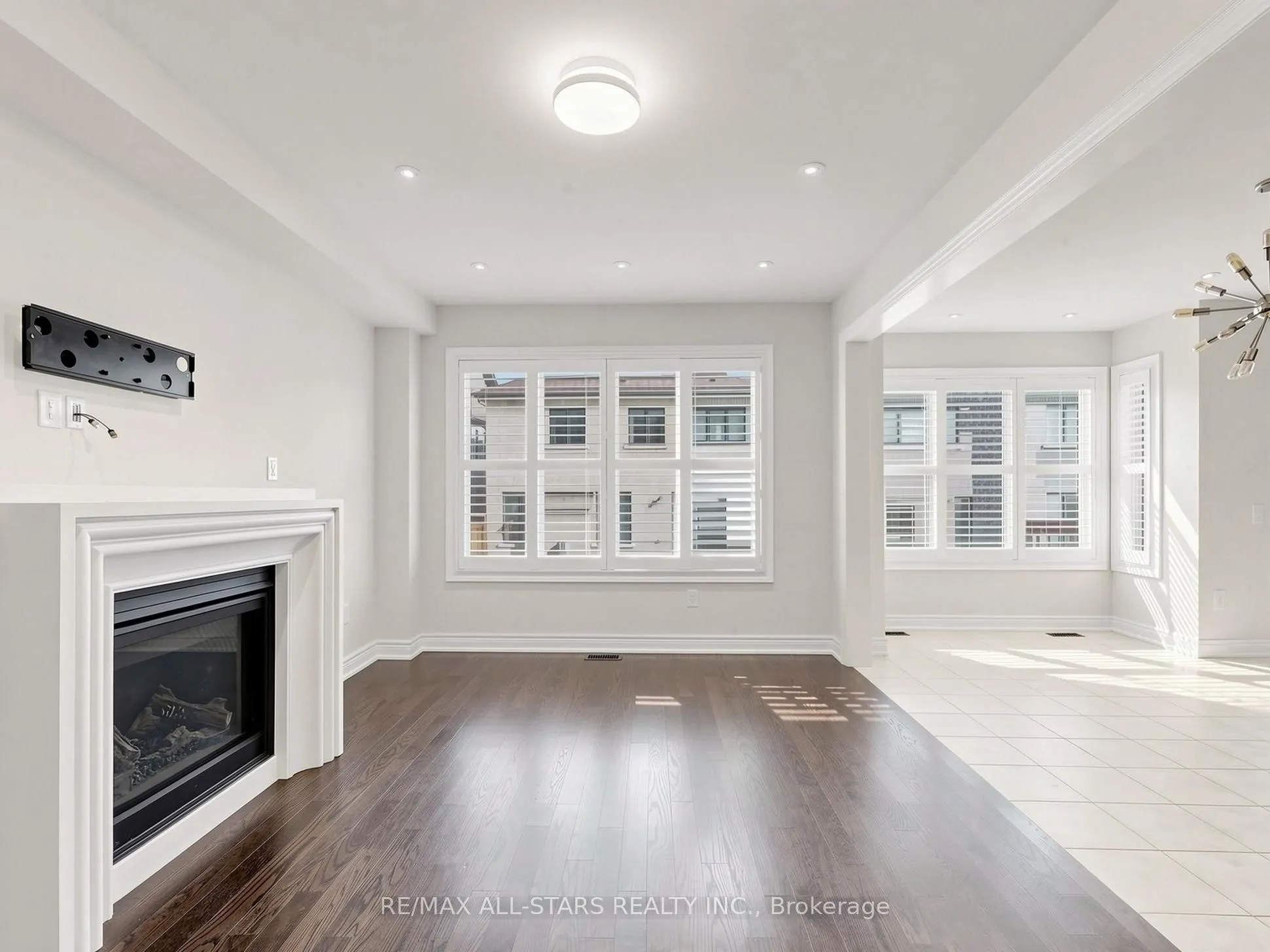 29 Mondial Crescent