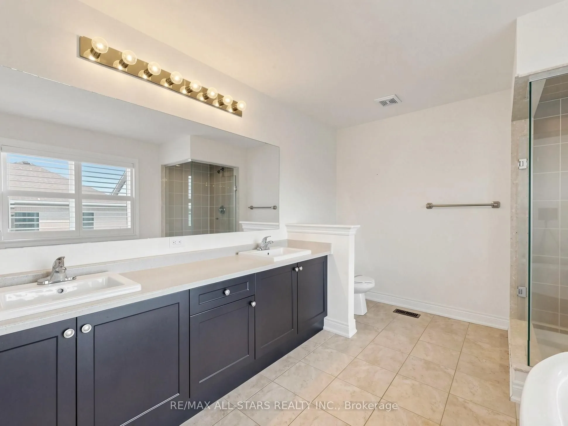 29 Mondial Crescent
