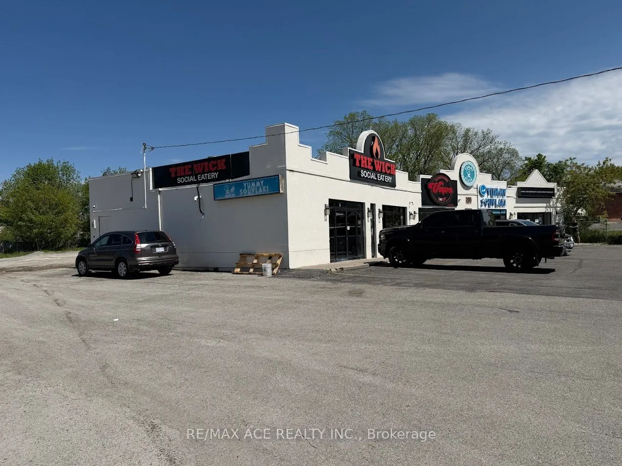 200 SIMCOE Avenue
