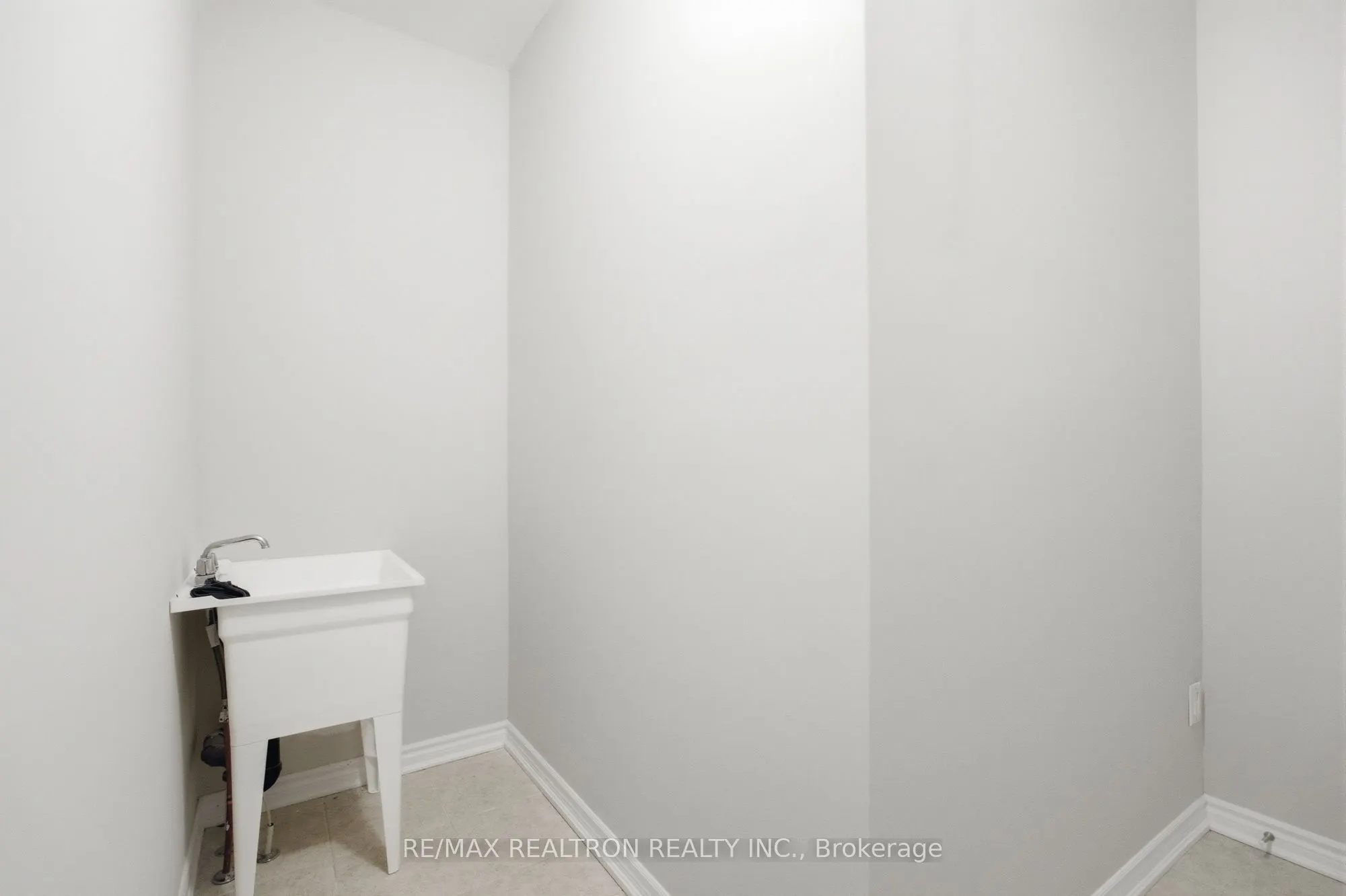 77 Casely Avenue