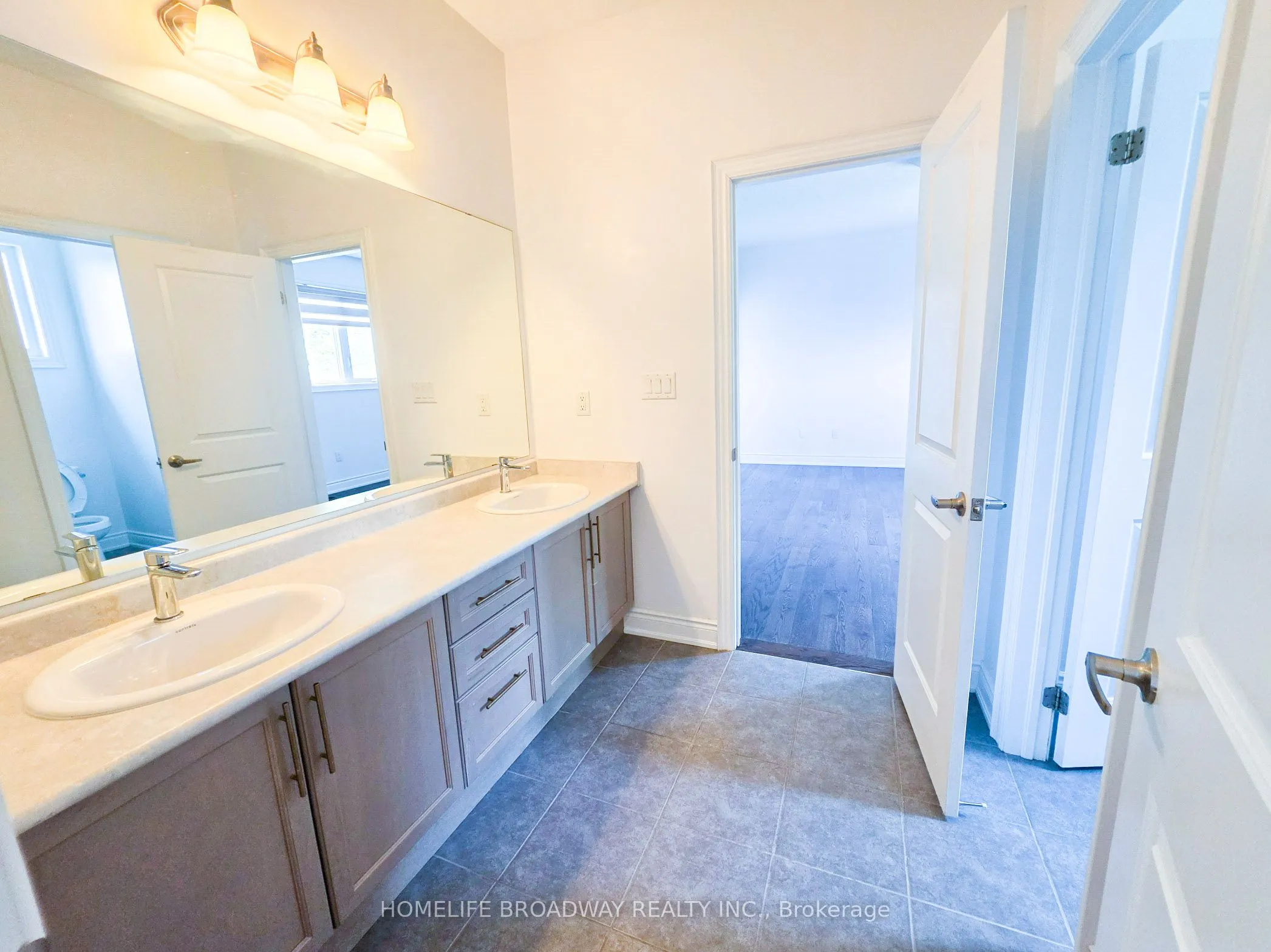 525 Elgin Mills Road W