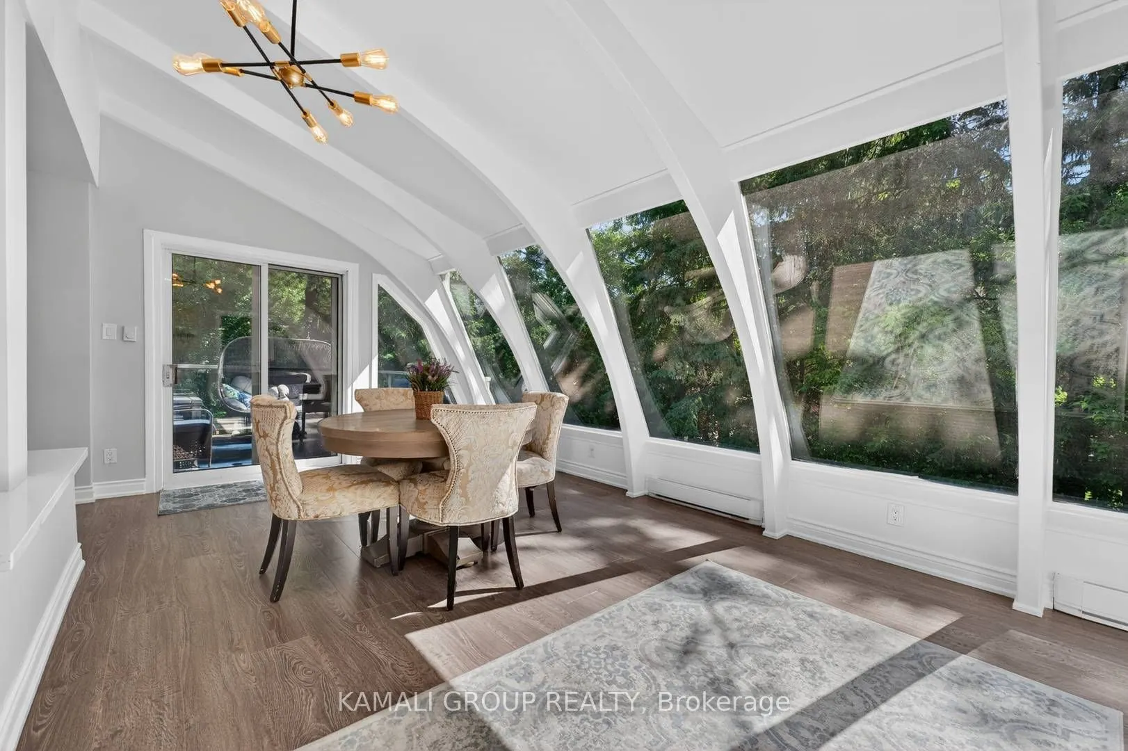 61 Lawnwood Court