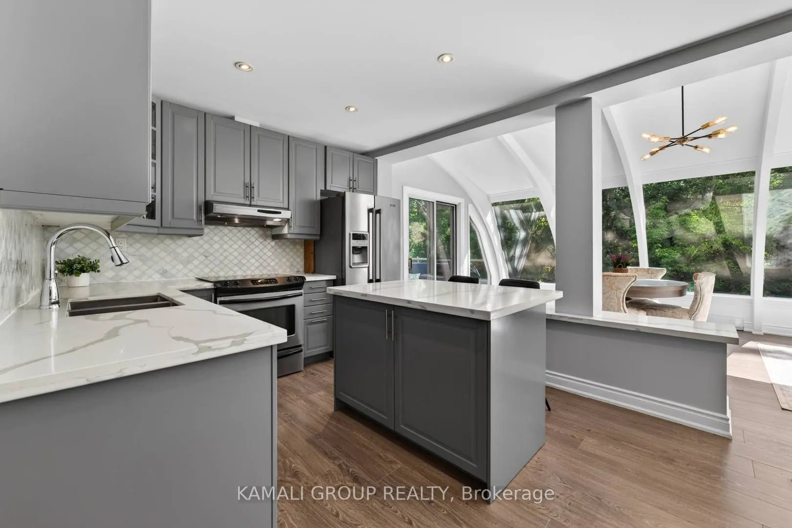 61 Lawnwood Court