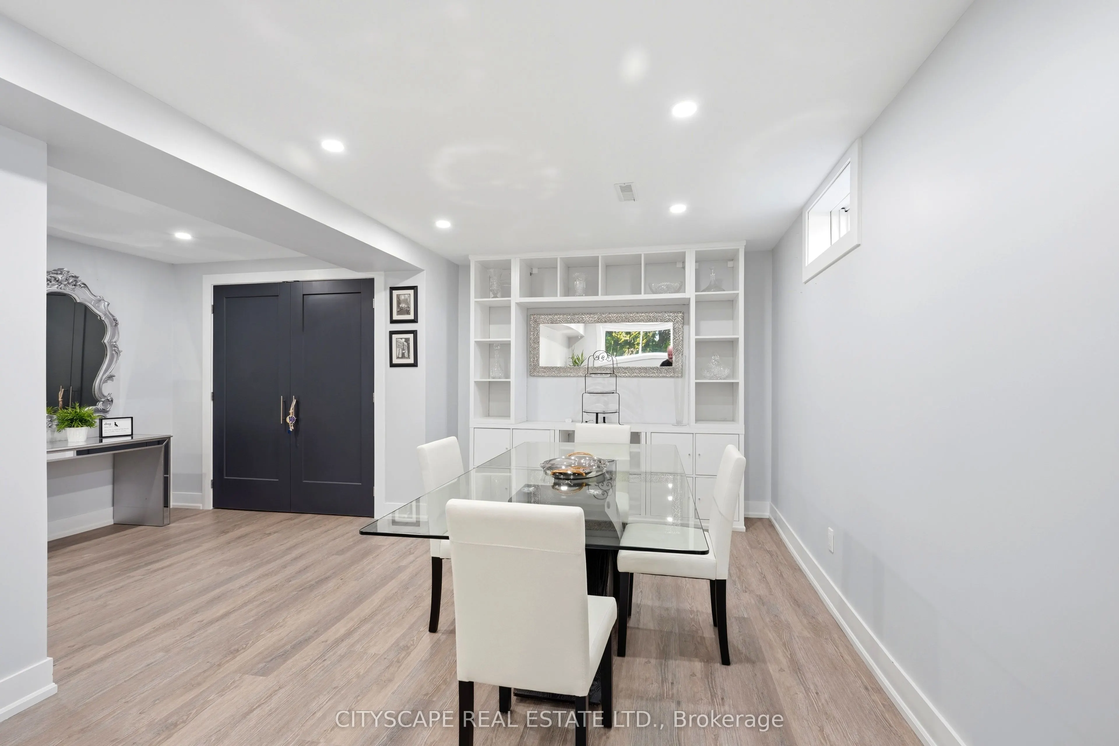 44 Stonehill Boulevard