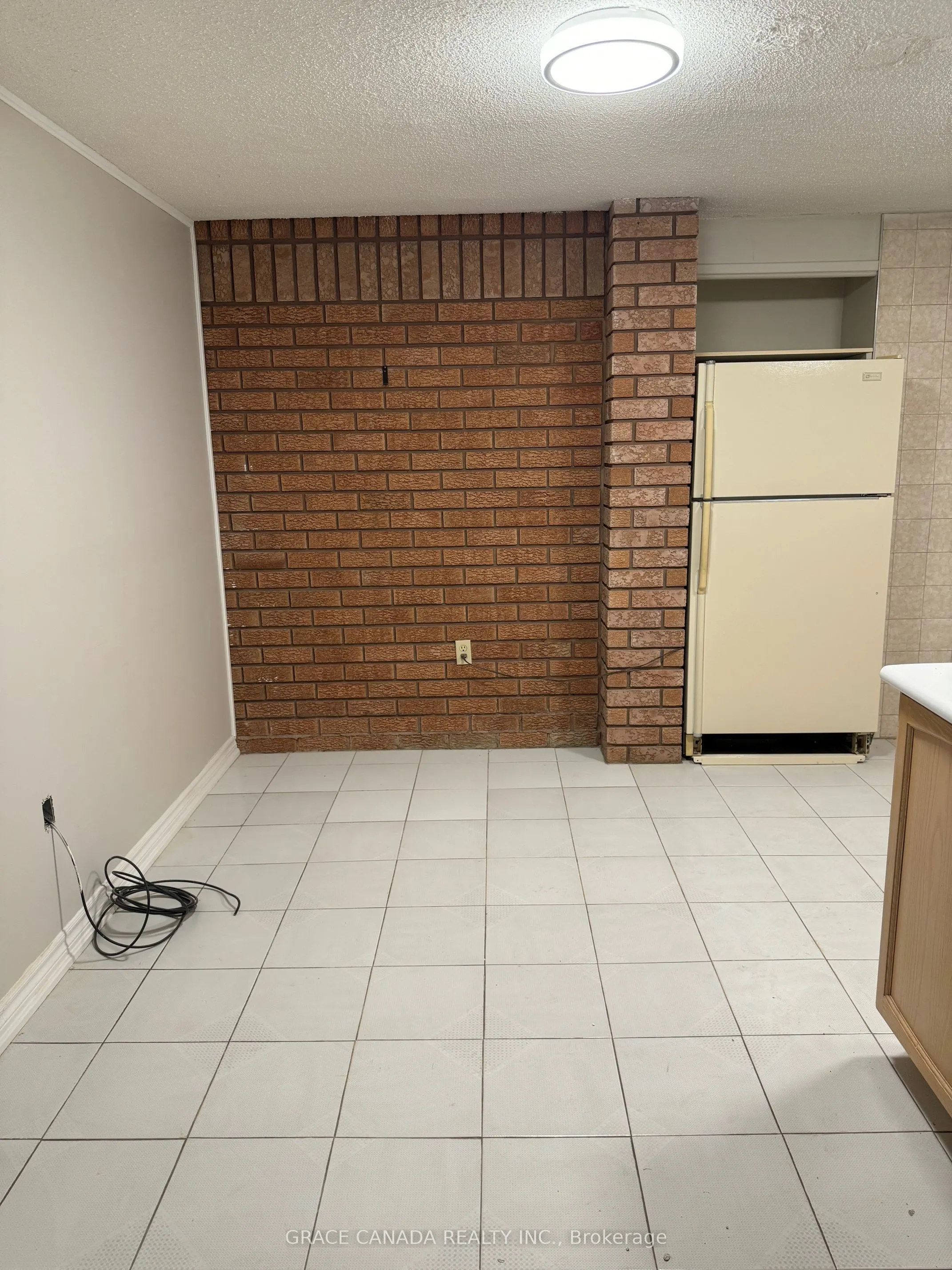 162 Jackman Crescent #Lower