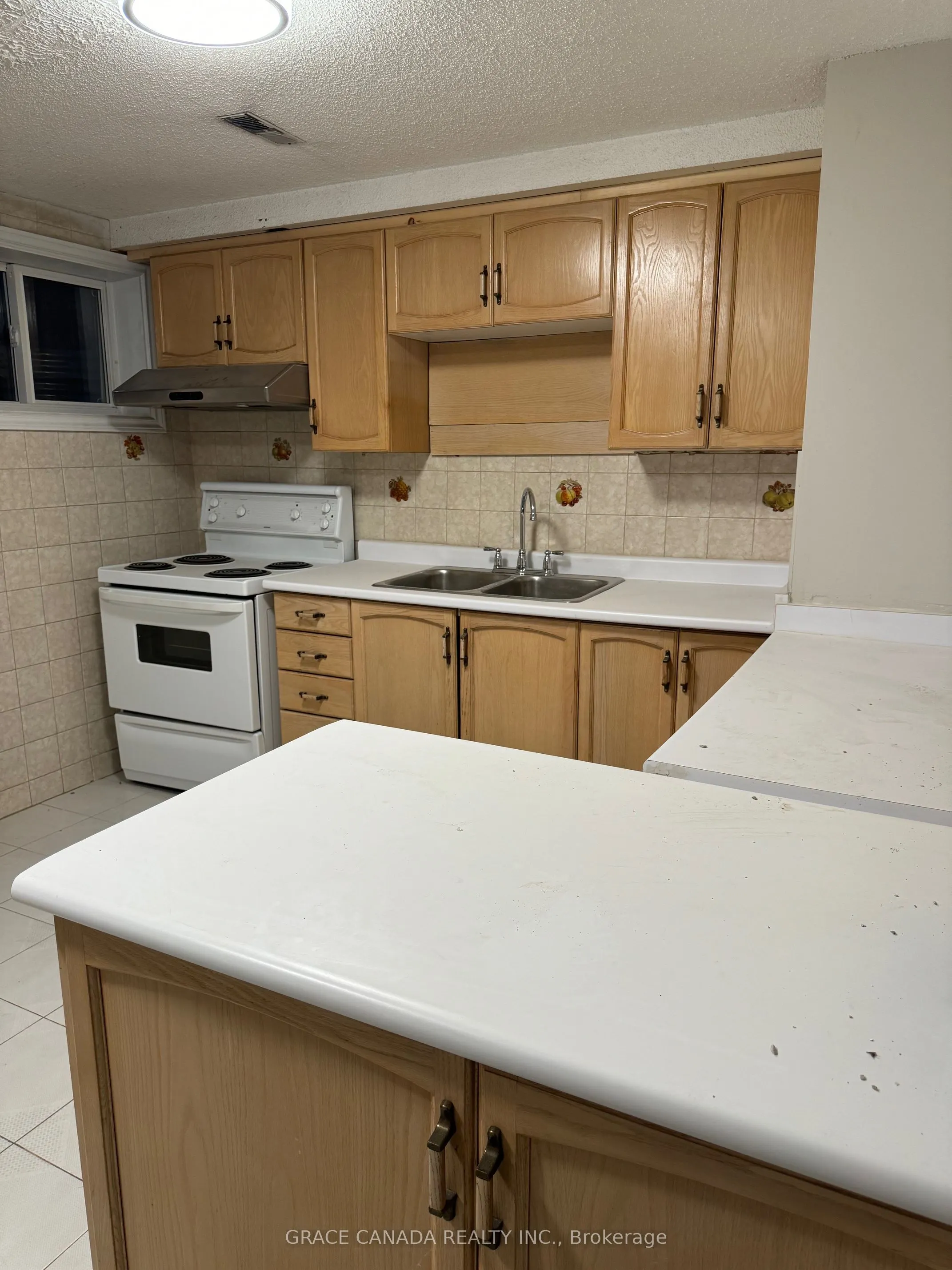 162 Jackman Crescent #Lower