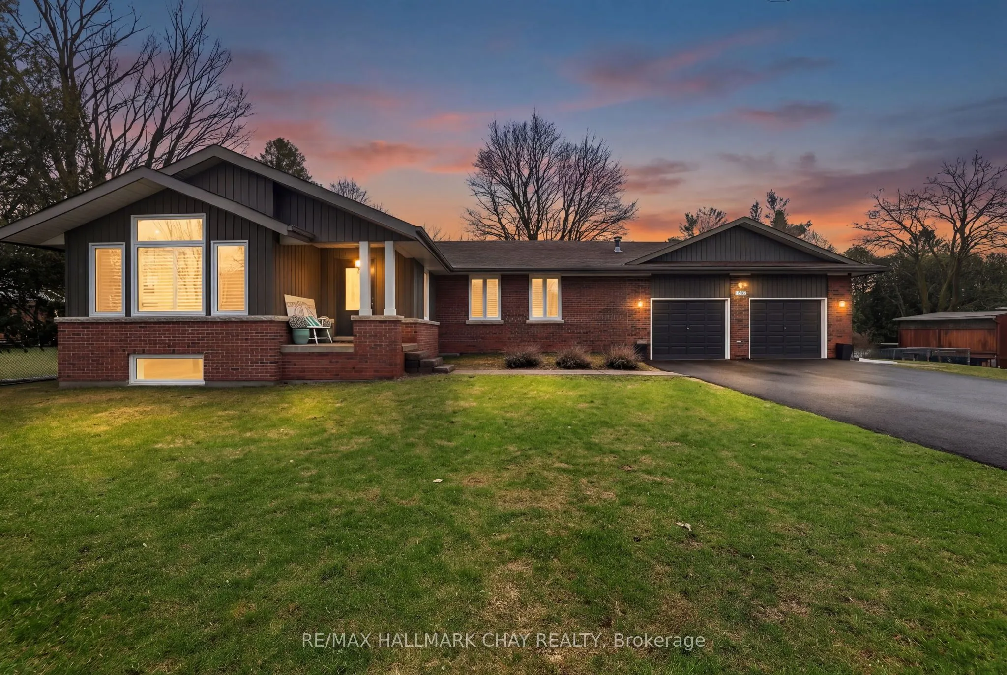 1587 Mount Albert Road