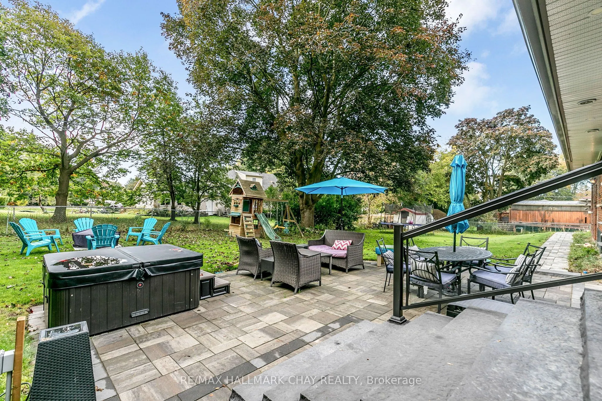 1587 Mount Albert Road