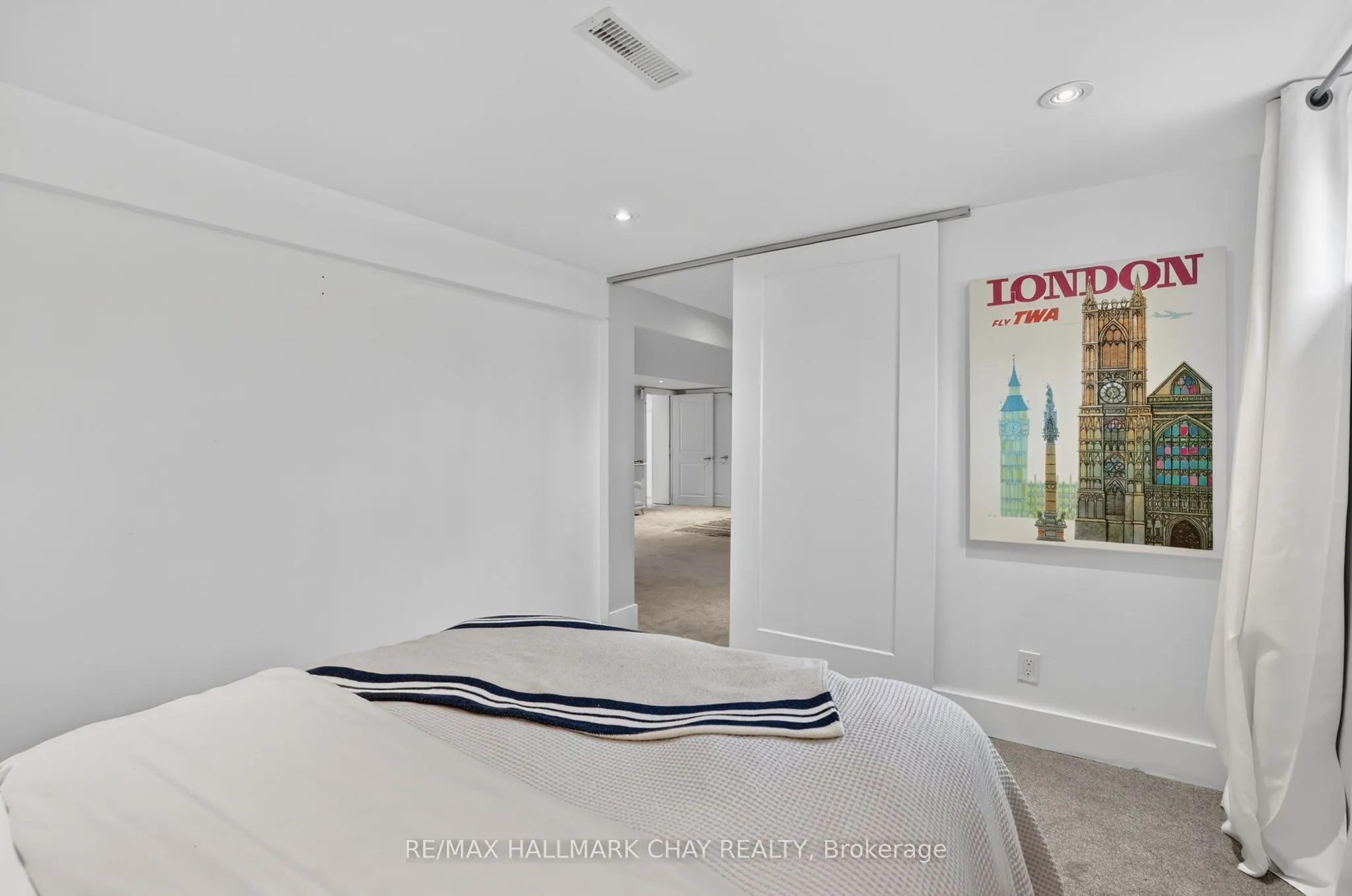1587 Mount Albert Road