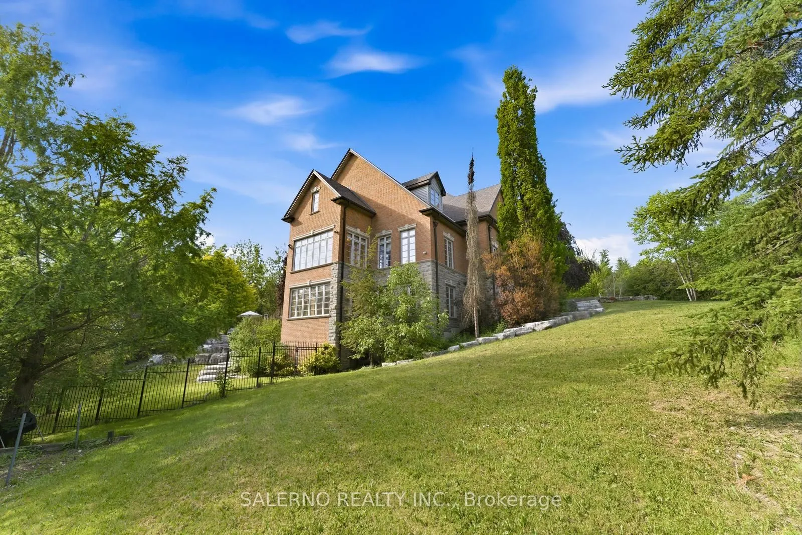 32 Daleview Court