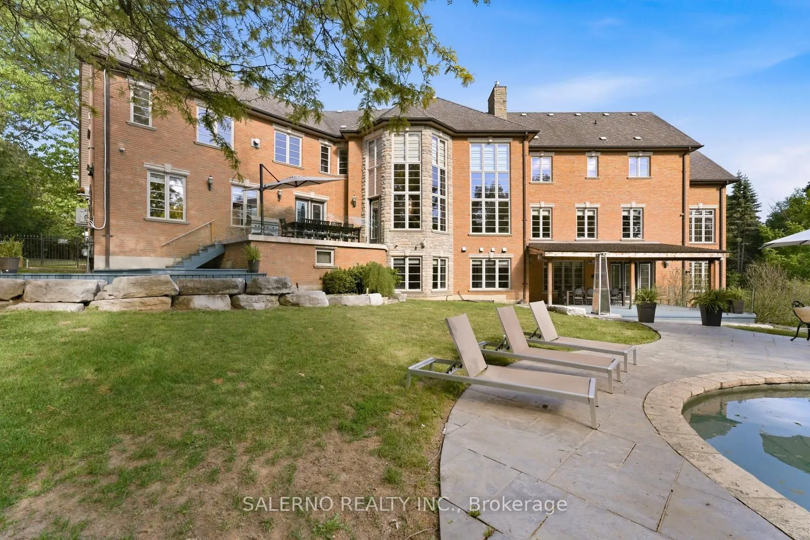 32 Daleview Court