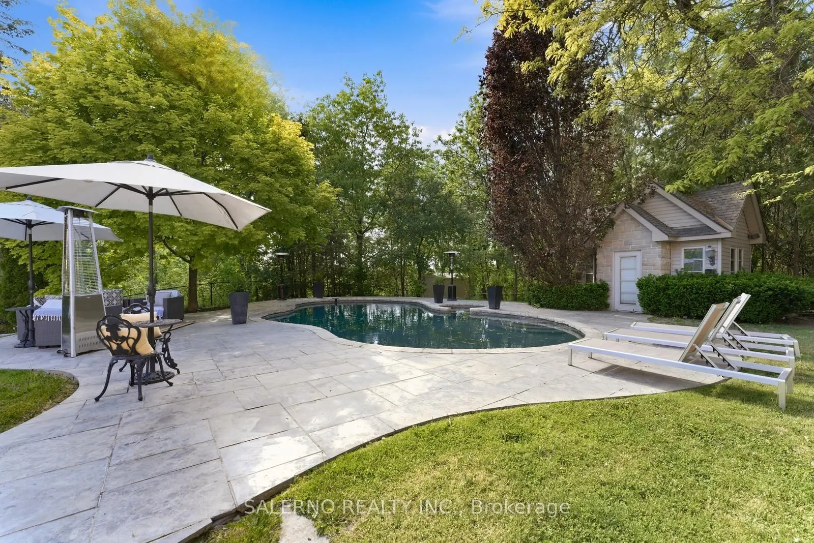 32 Daleview Court