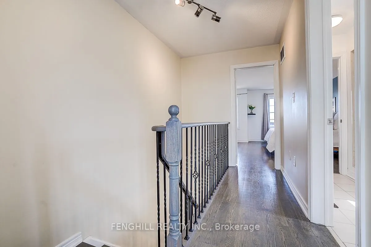 375 White's Hill Avenue