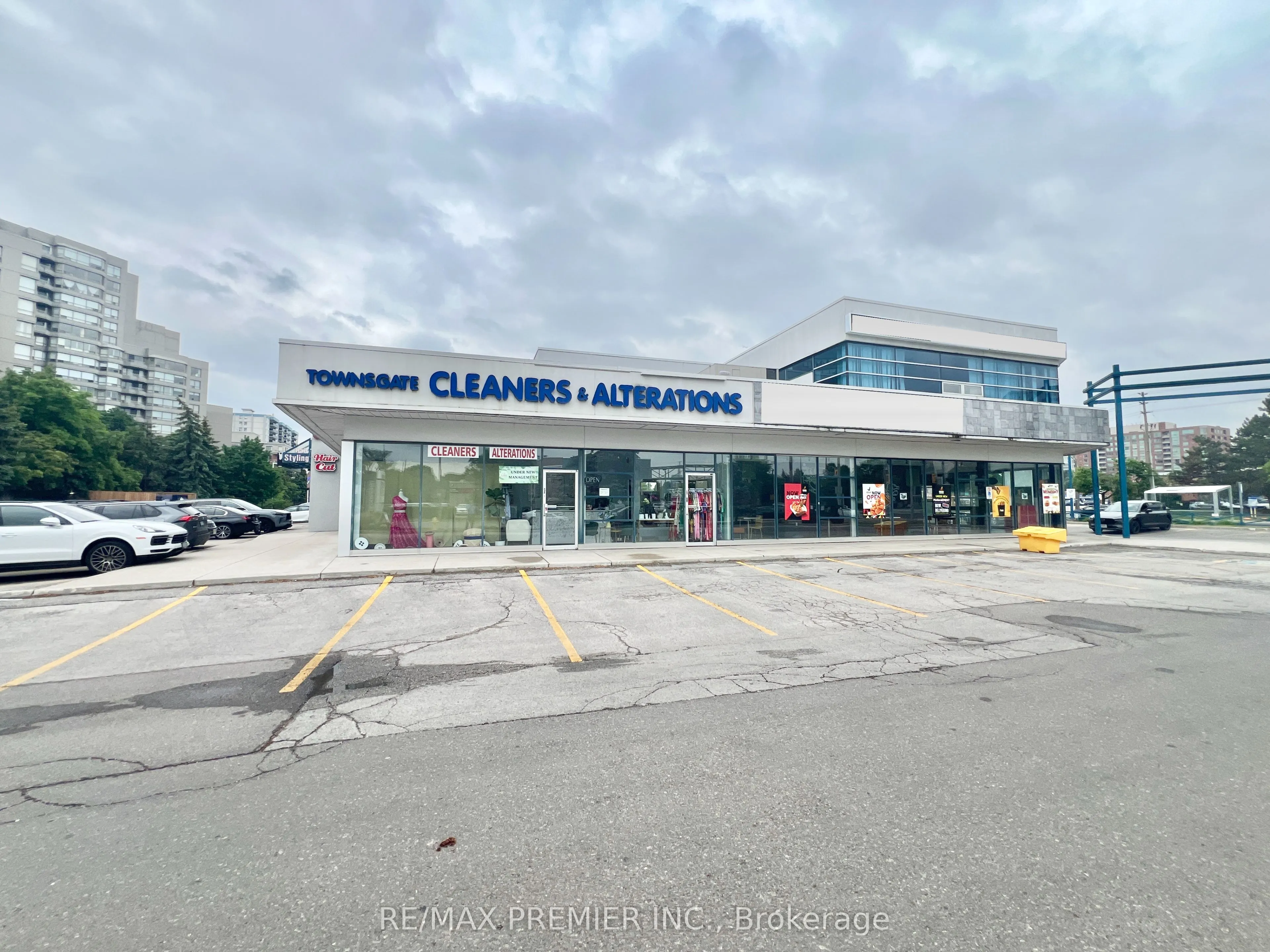 7077 Bathurst Street #7