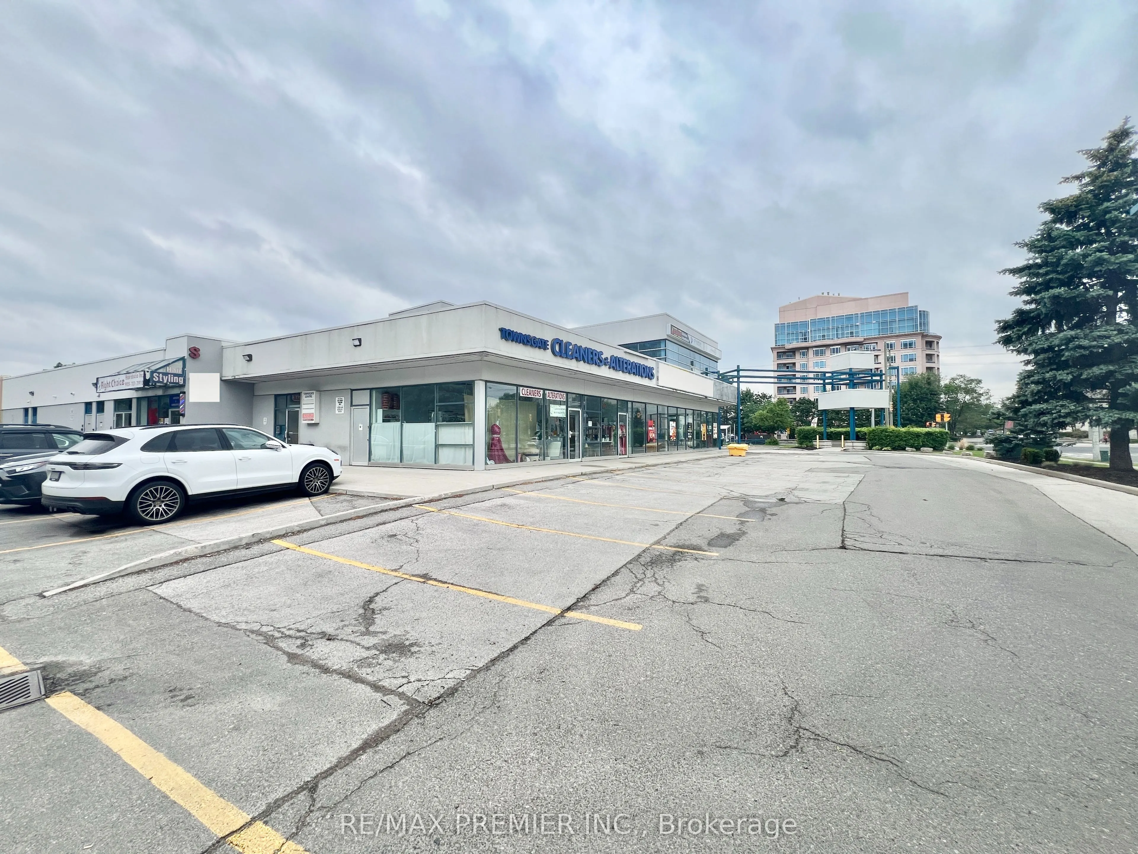 7077 Bathurst Street #7