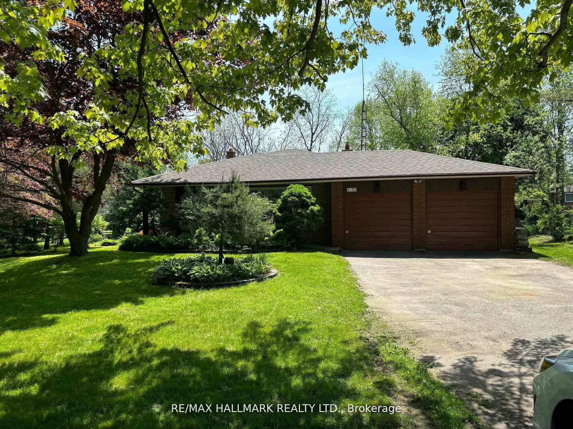 5193 Aurora Road