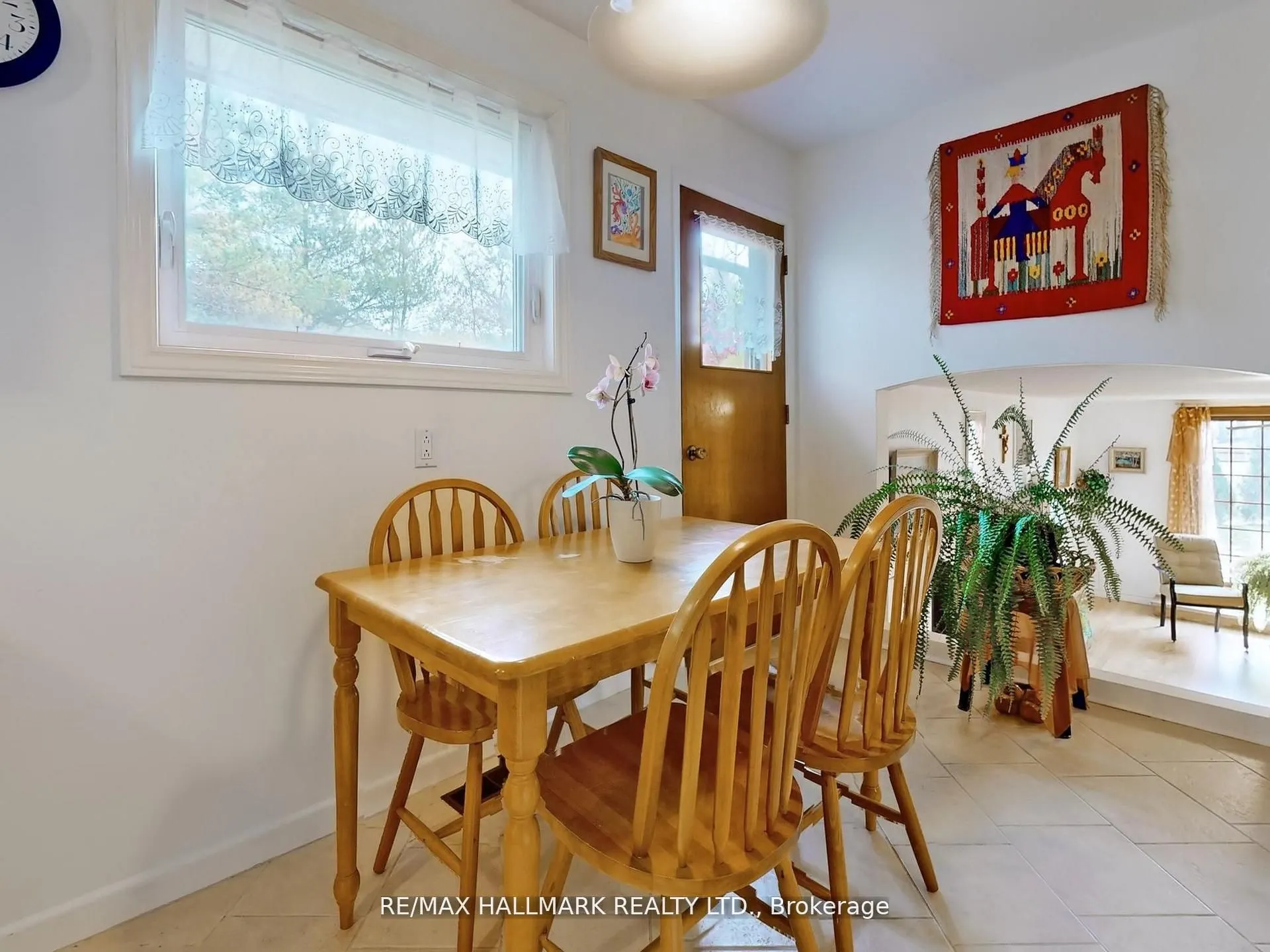 5193 Aurora Road