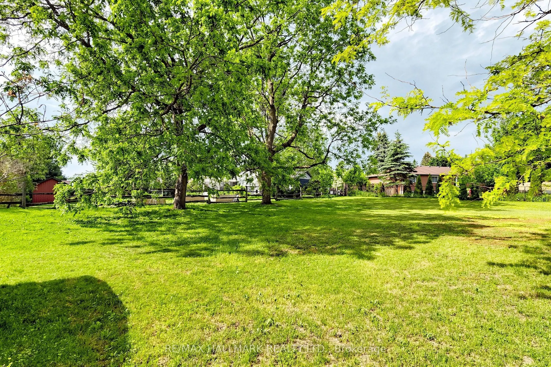 5193 Aurora Road