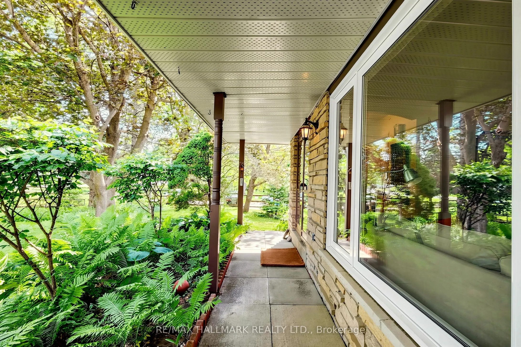 5193 Aurora Road