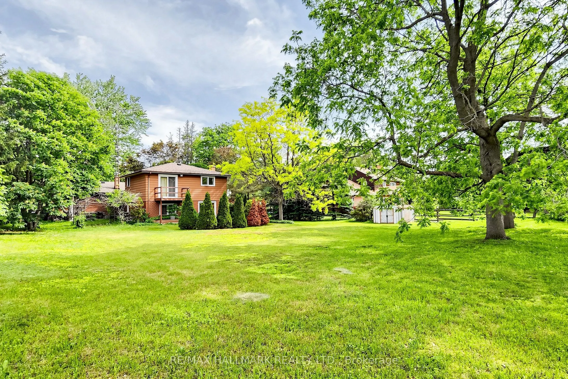 5193 Aurora Road