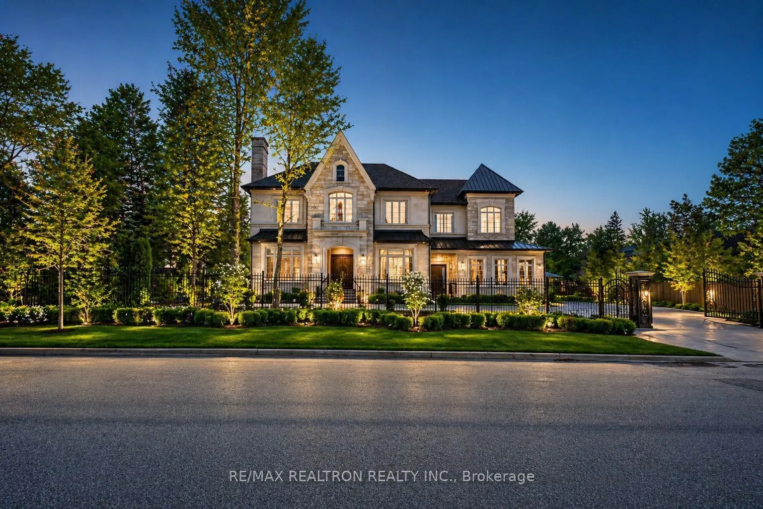 17 Pebblelane Court