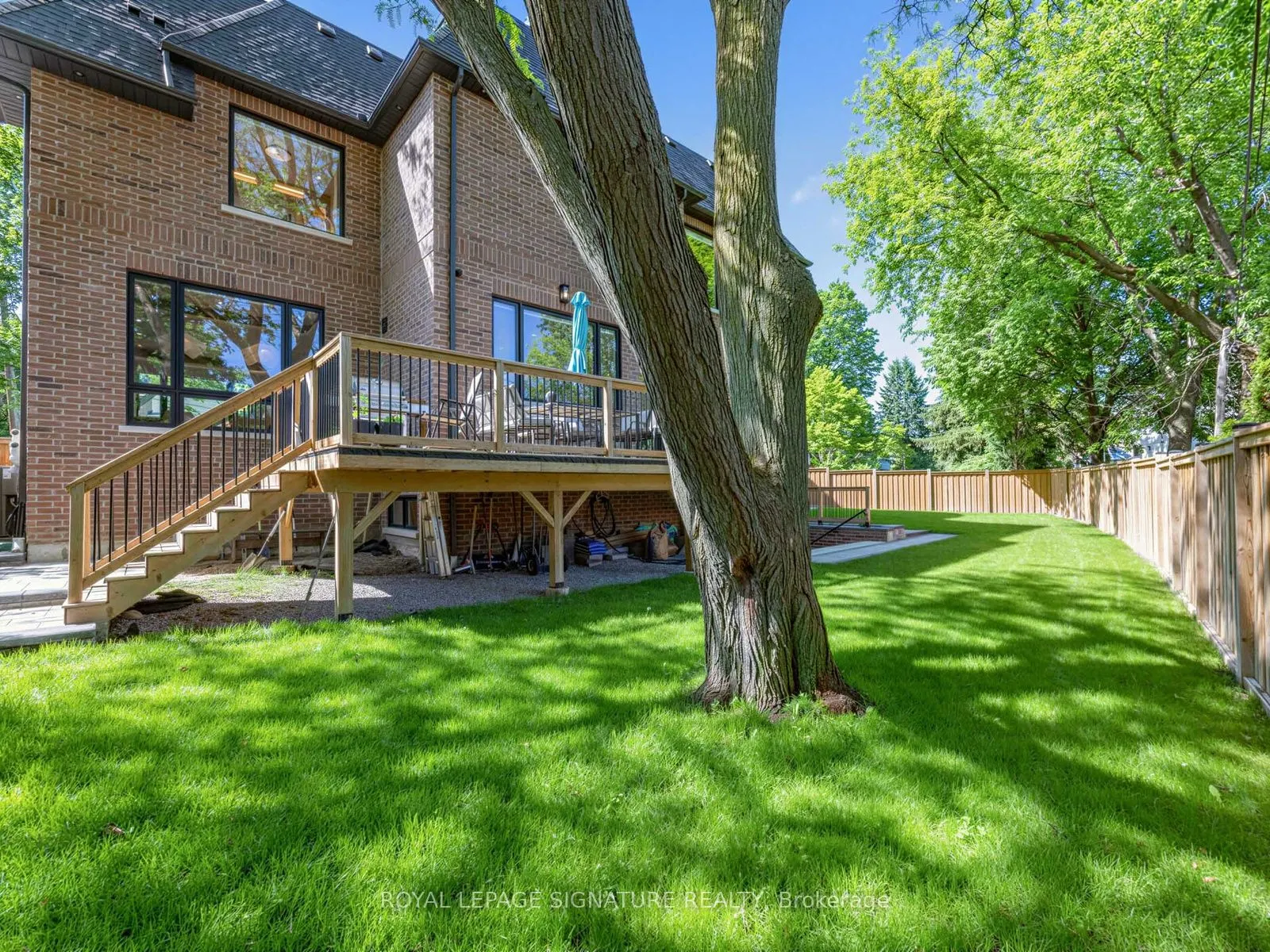 73 Starlight Crescent