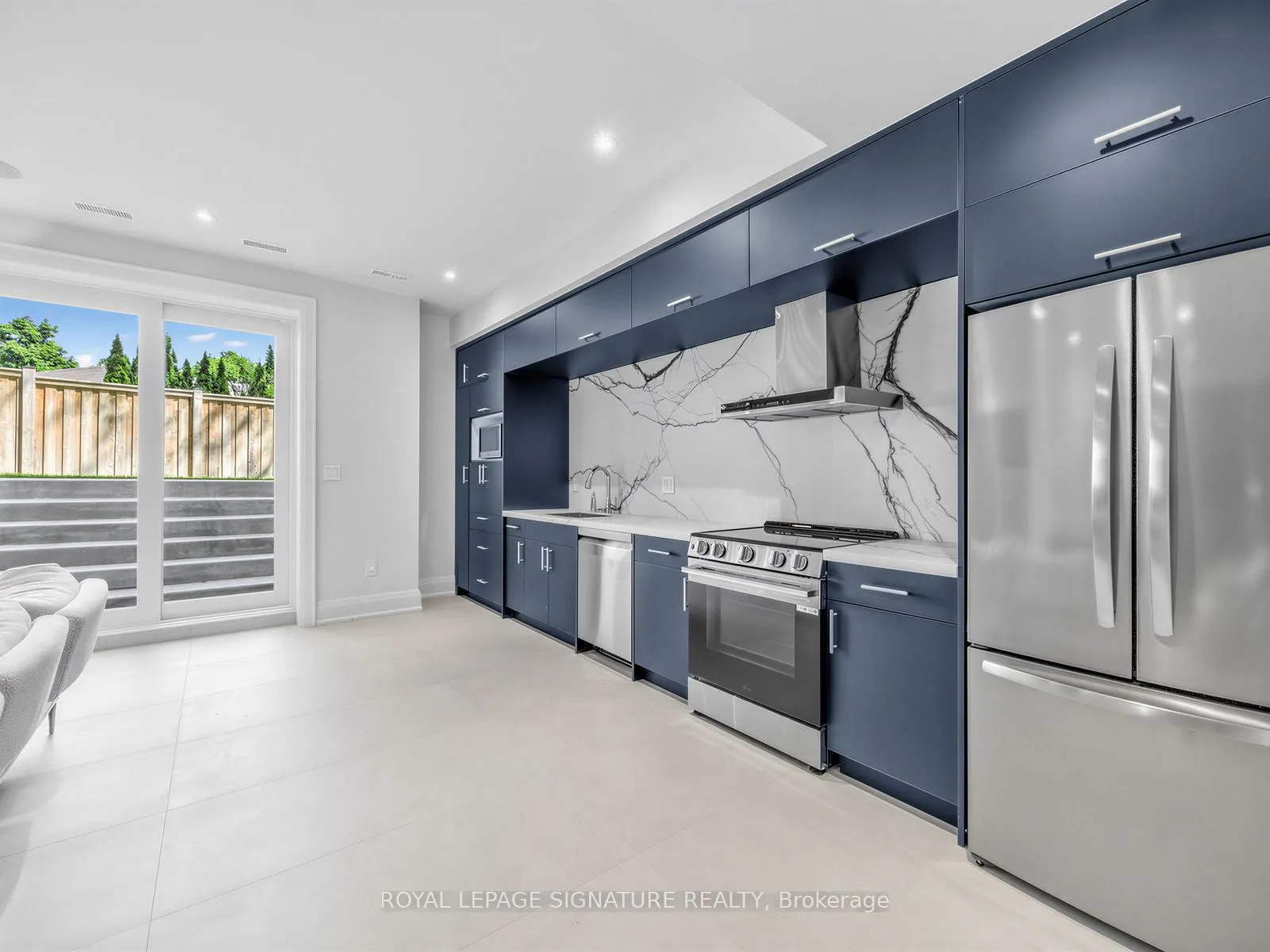 73 Starlight Crescent