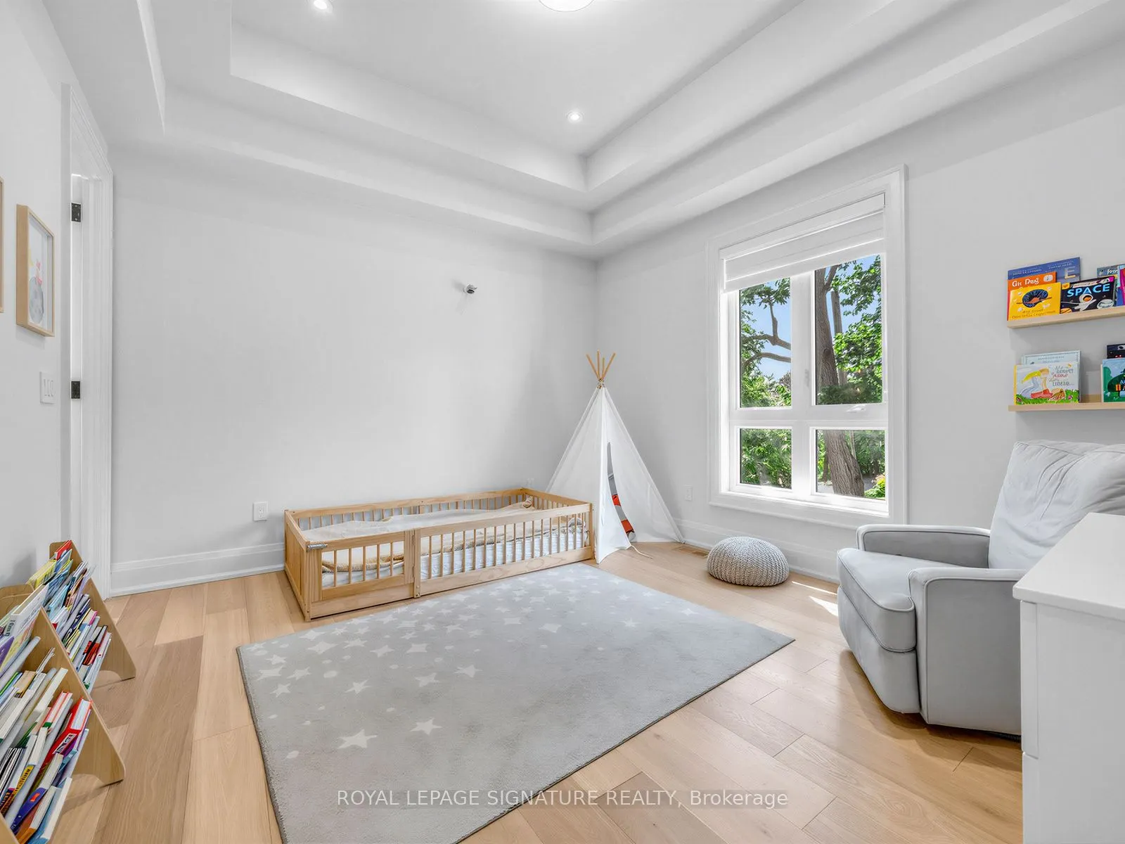 73 Starlight Crescent