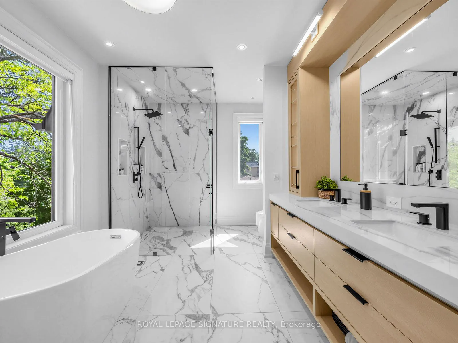 73 Starlight Crescent