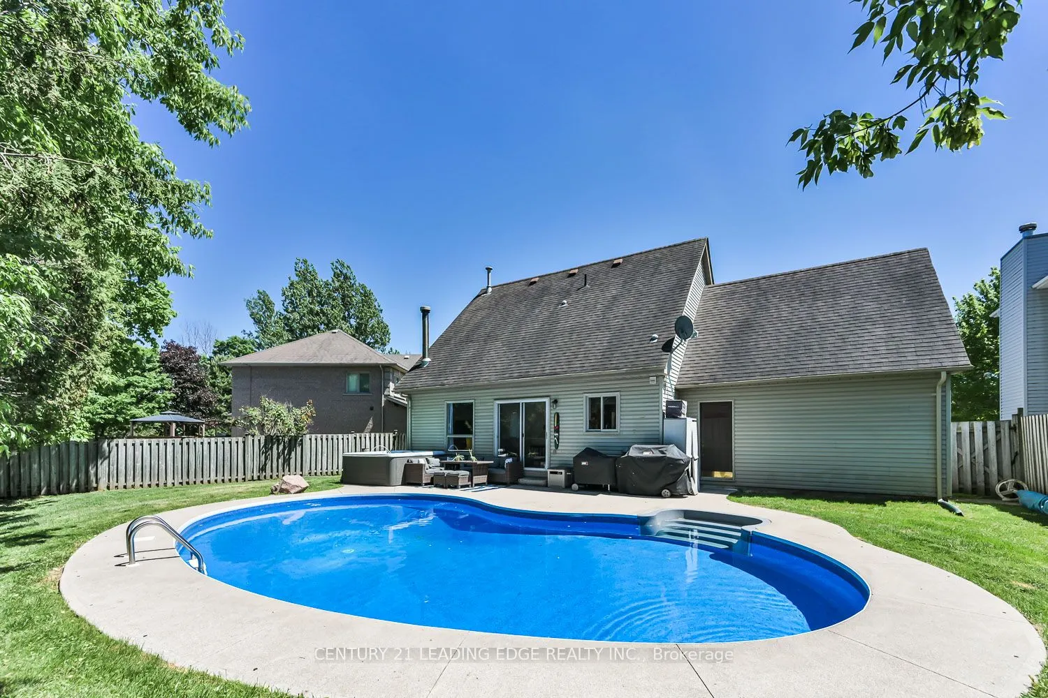 30 McGuire Crescent