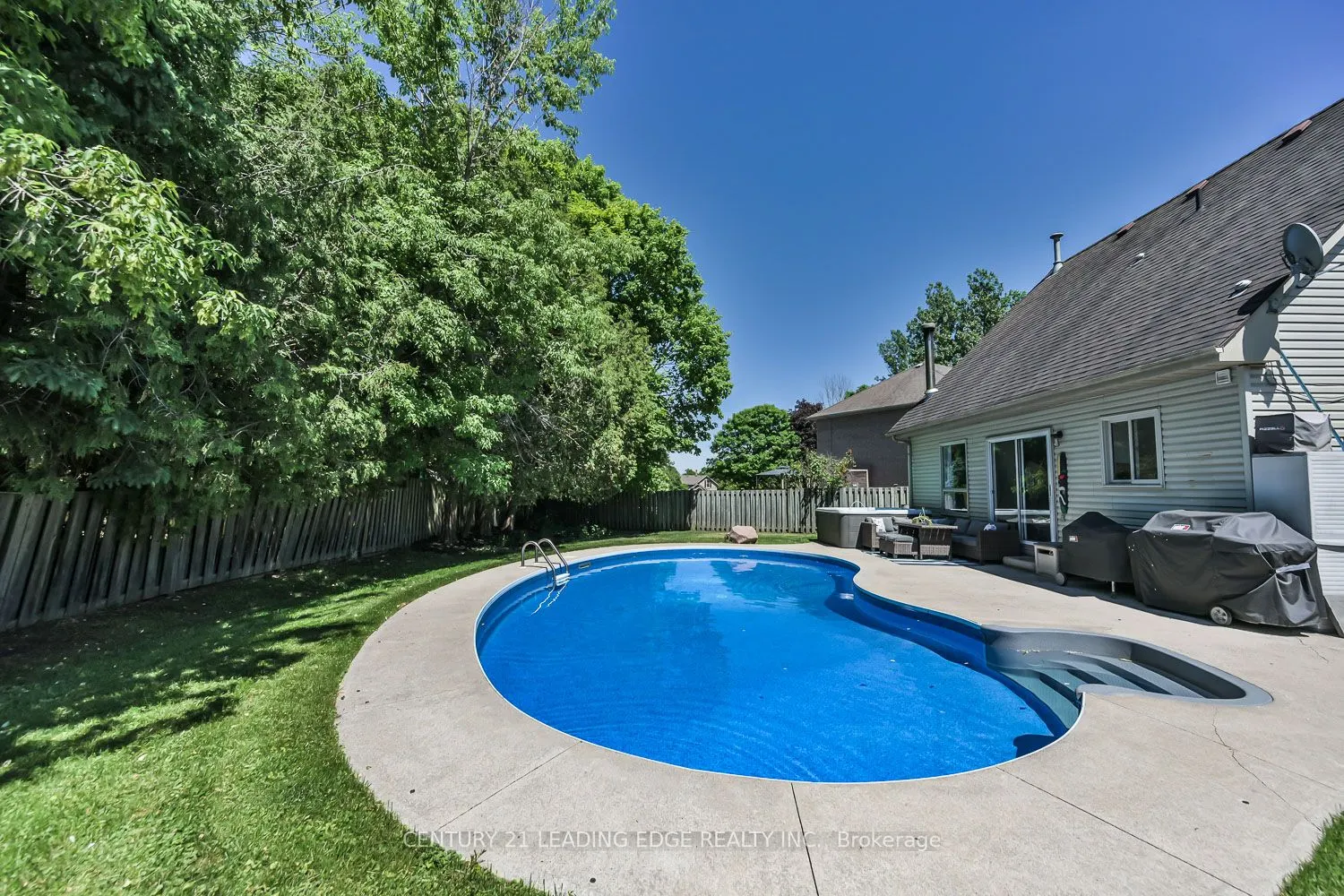 30 McGuire Crescent