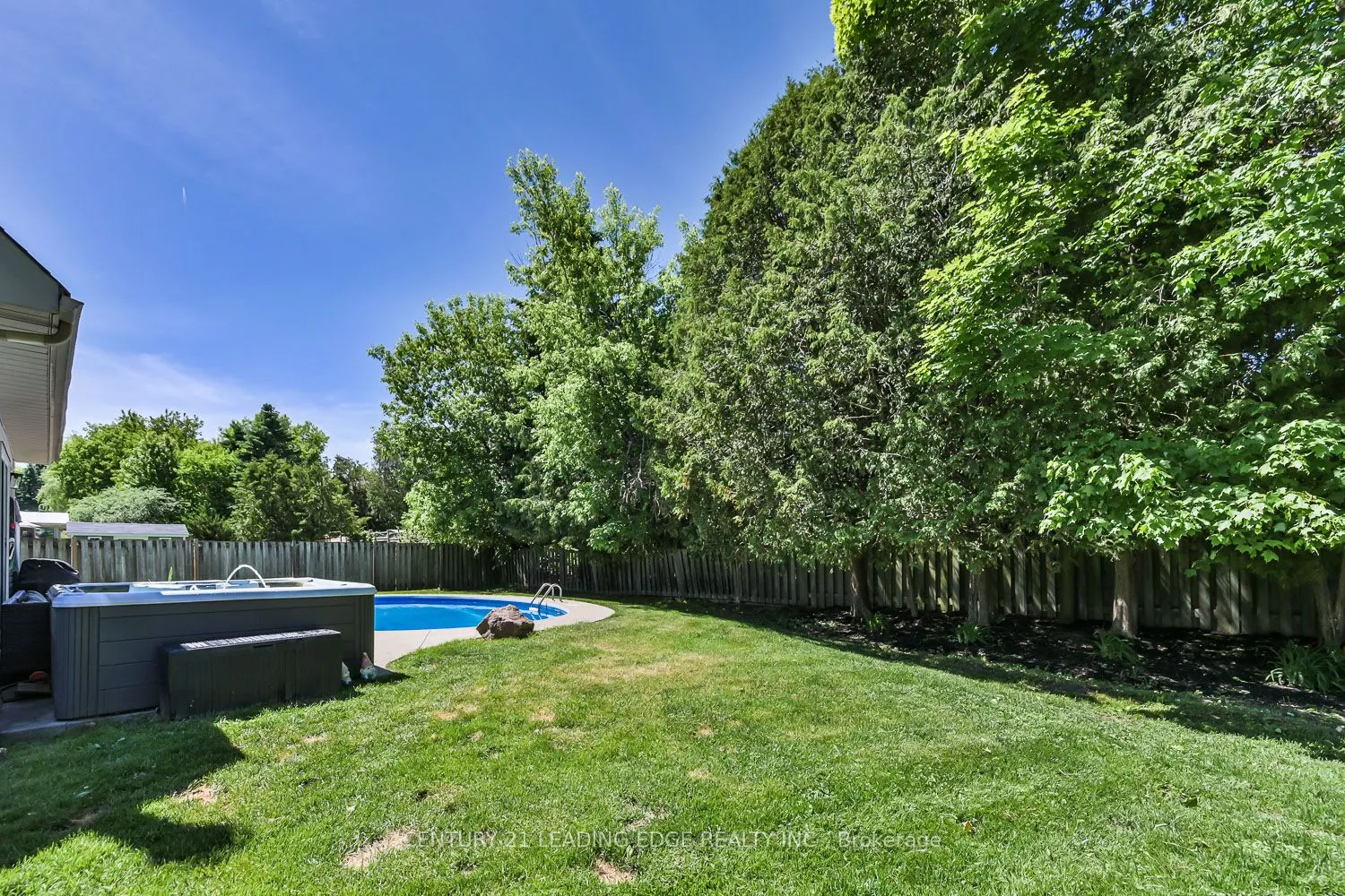 30 McGuire Crescent