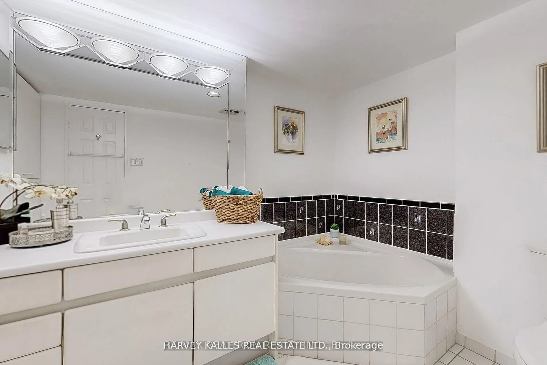 7300 Yonge Street #311