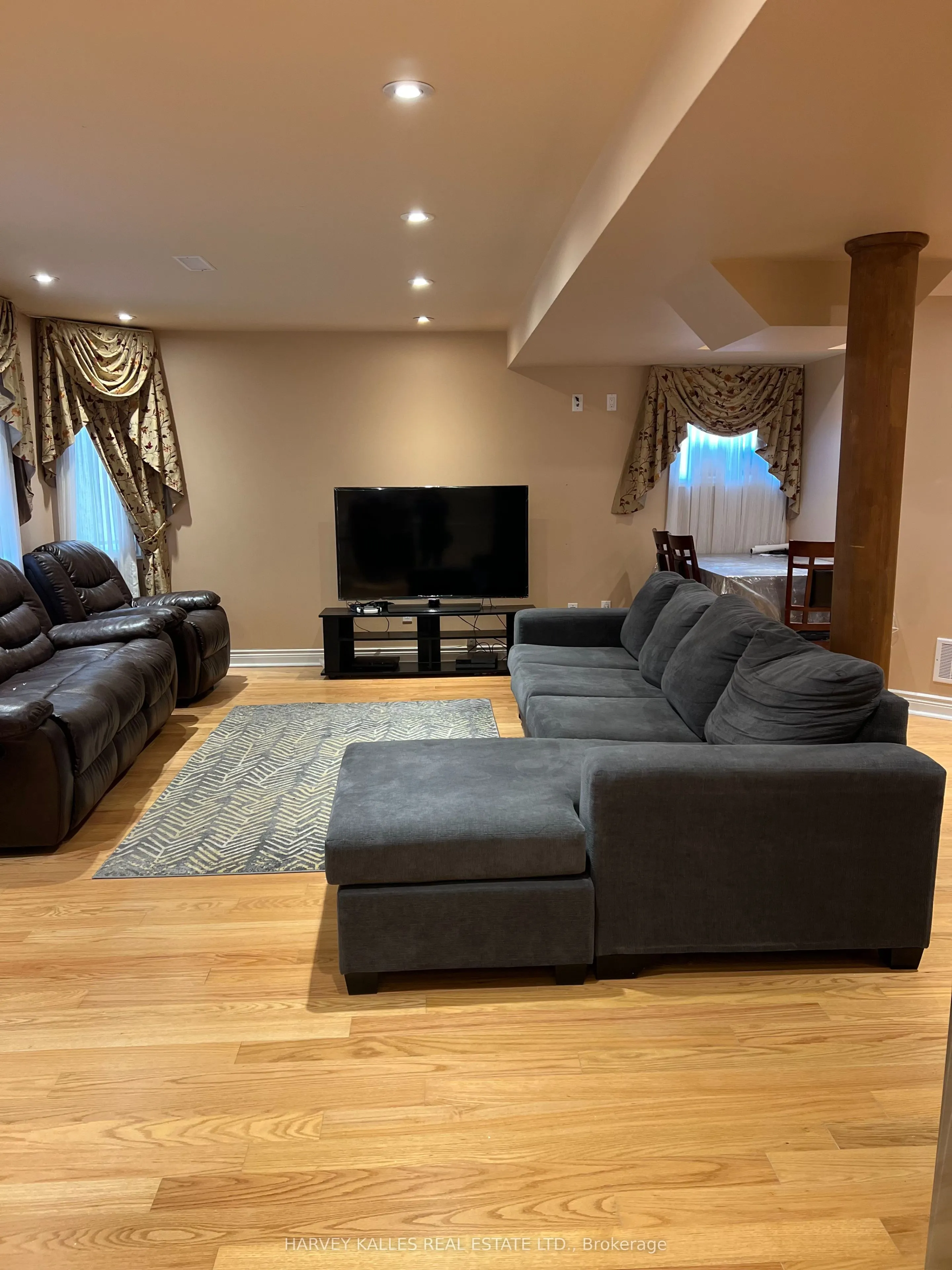 44 Ann Louise Crescent #Bsmt