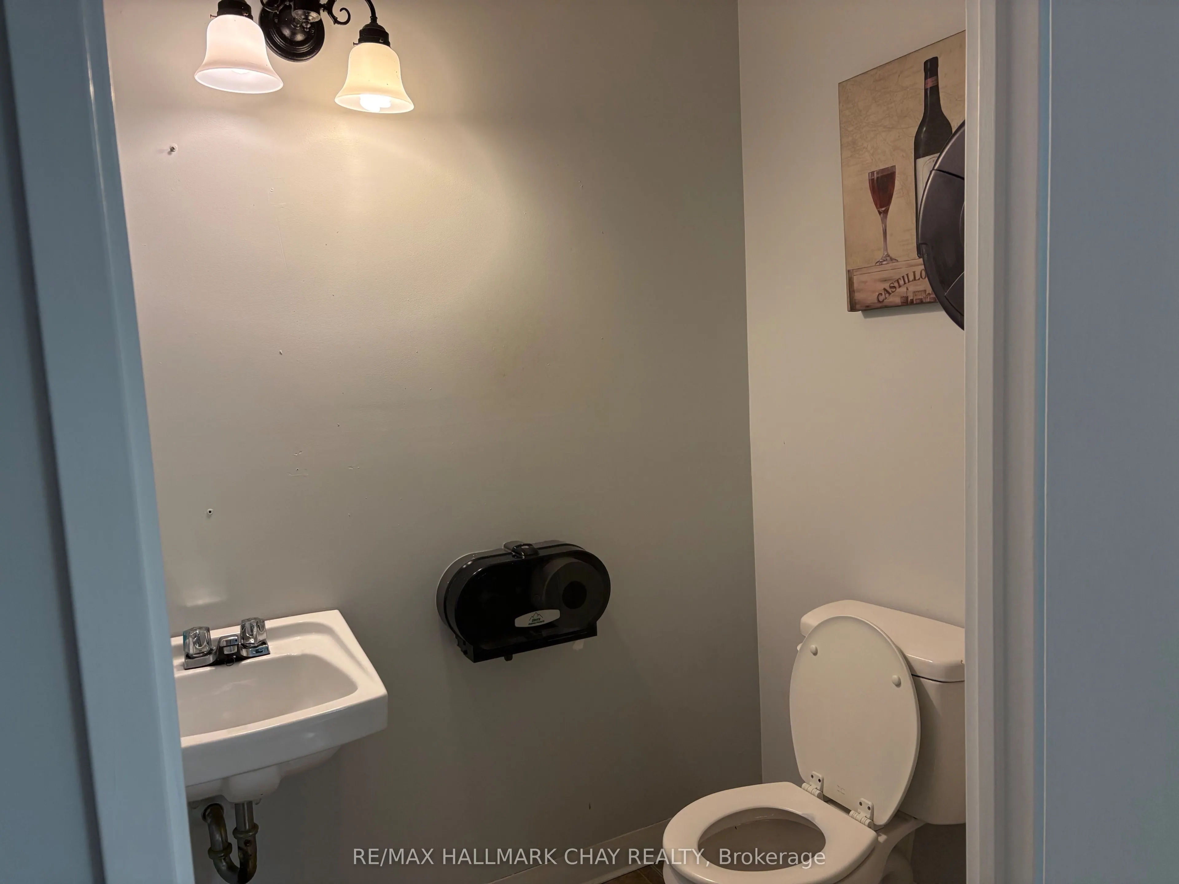 105 Victoria Street W #3