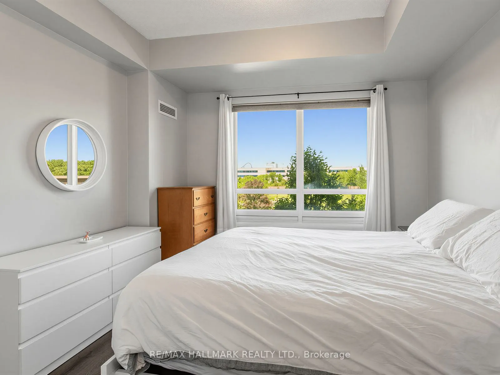 9245 Jane Street #303