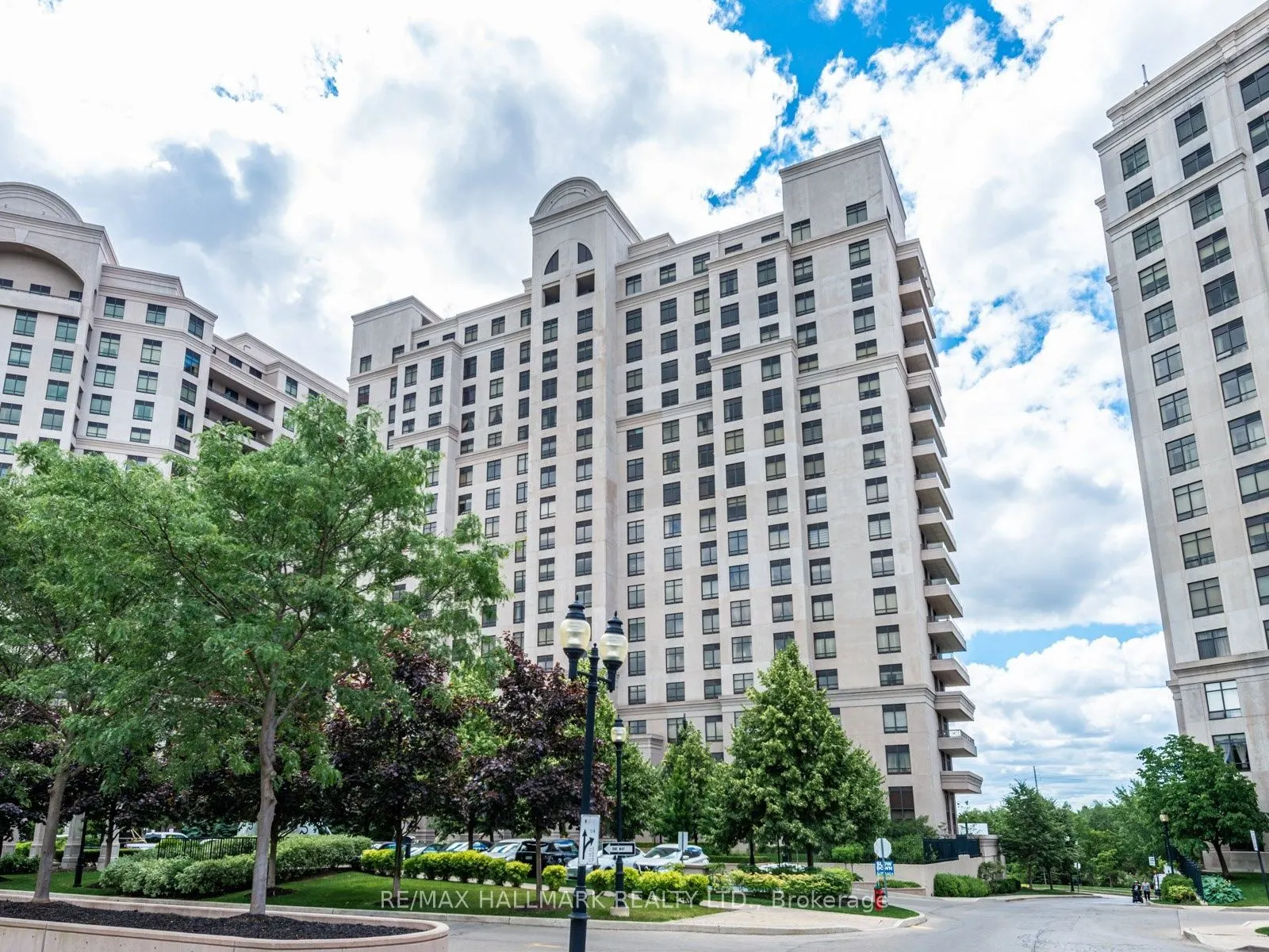 9245 Jane Street #303