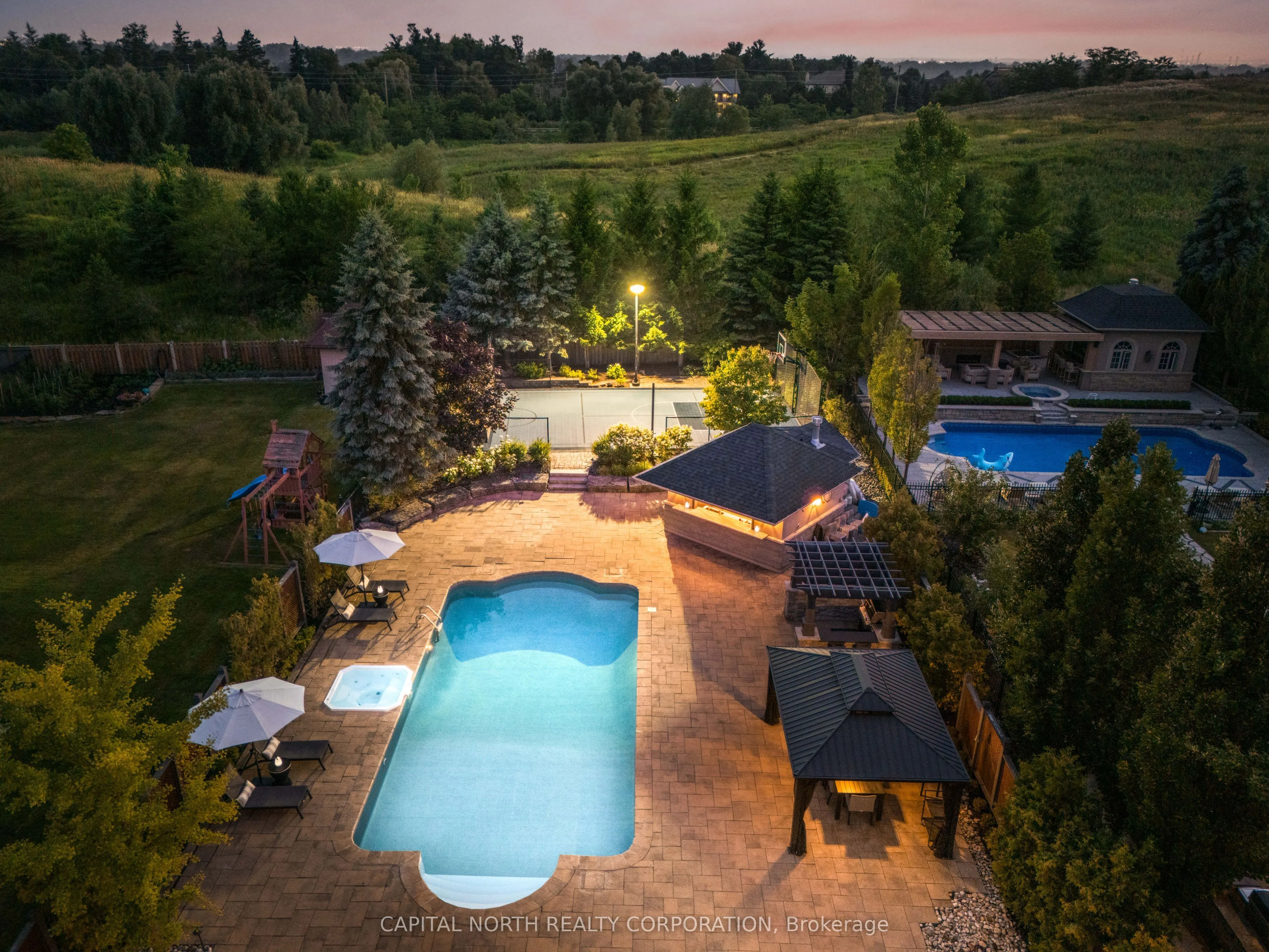 166 Weaver Court
