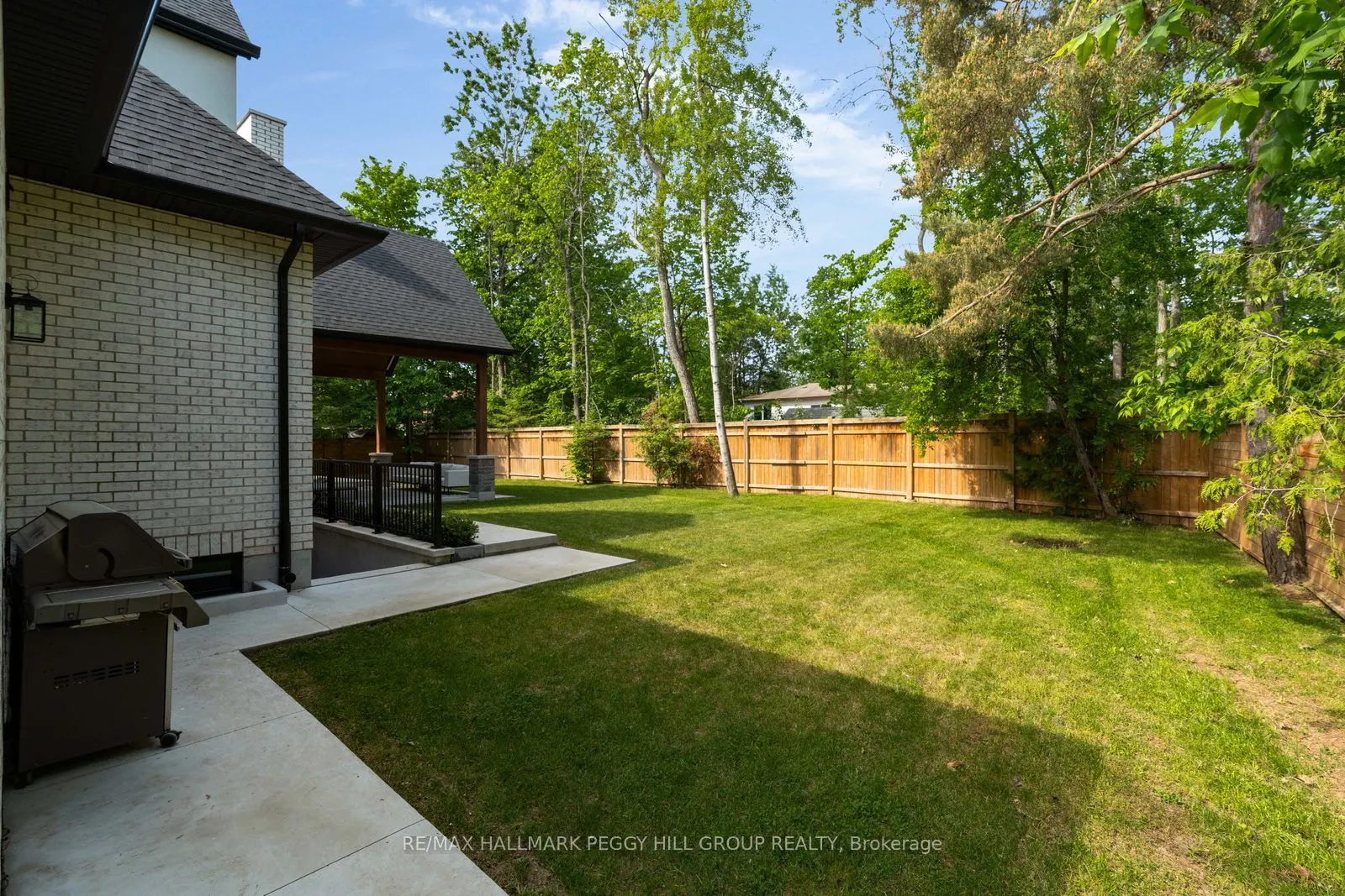 2338 Buchanan Street