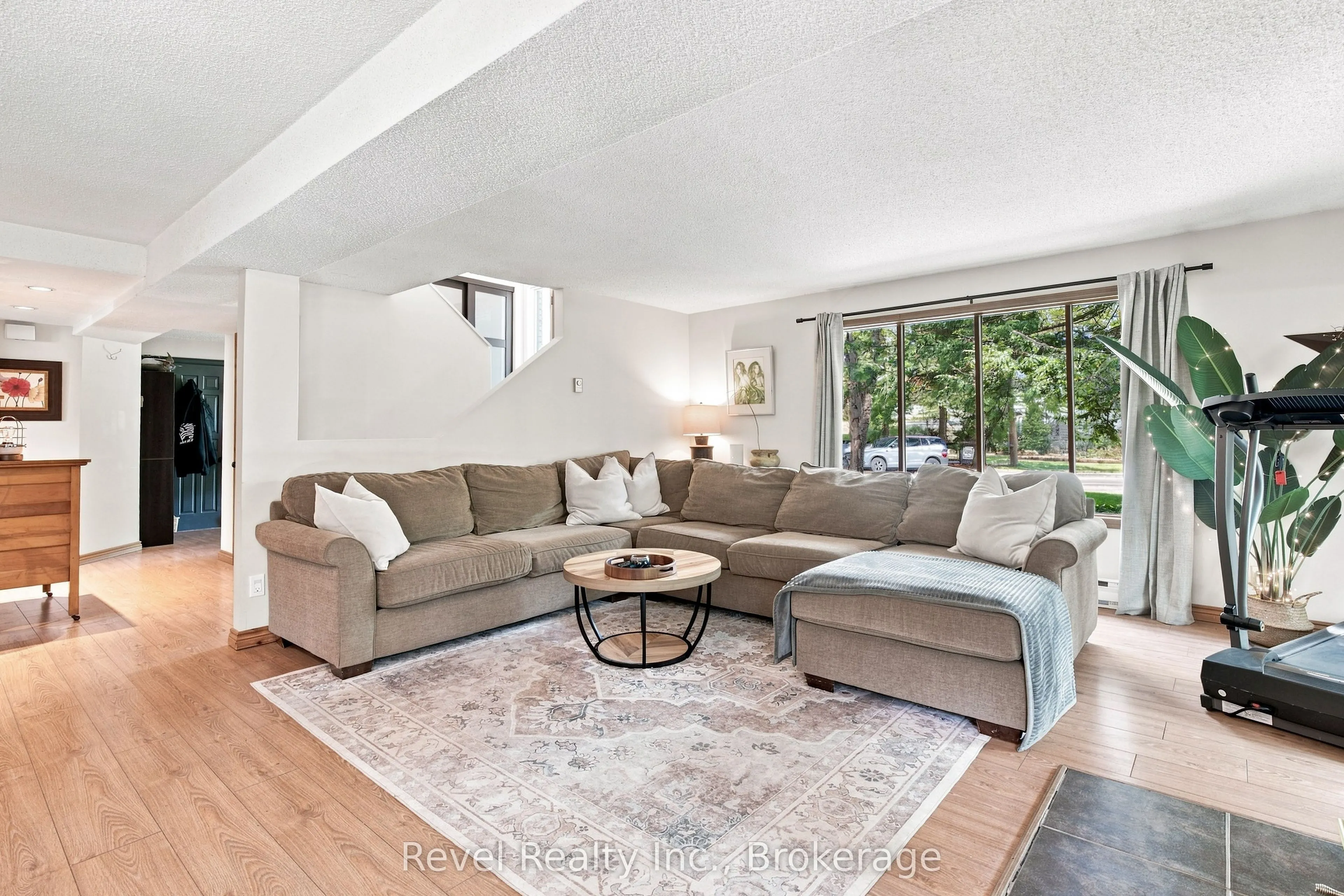 20 The Pines Lane