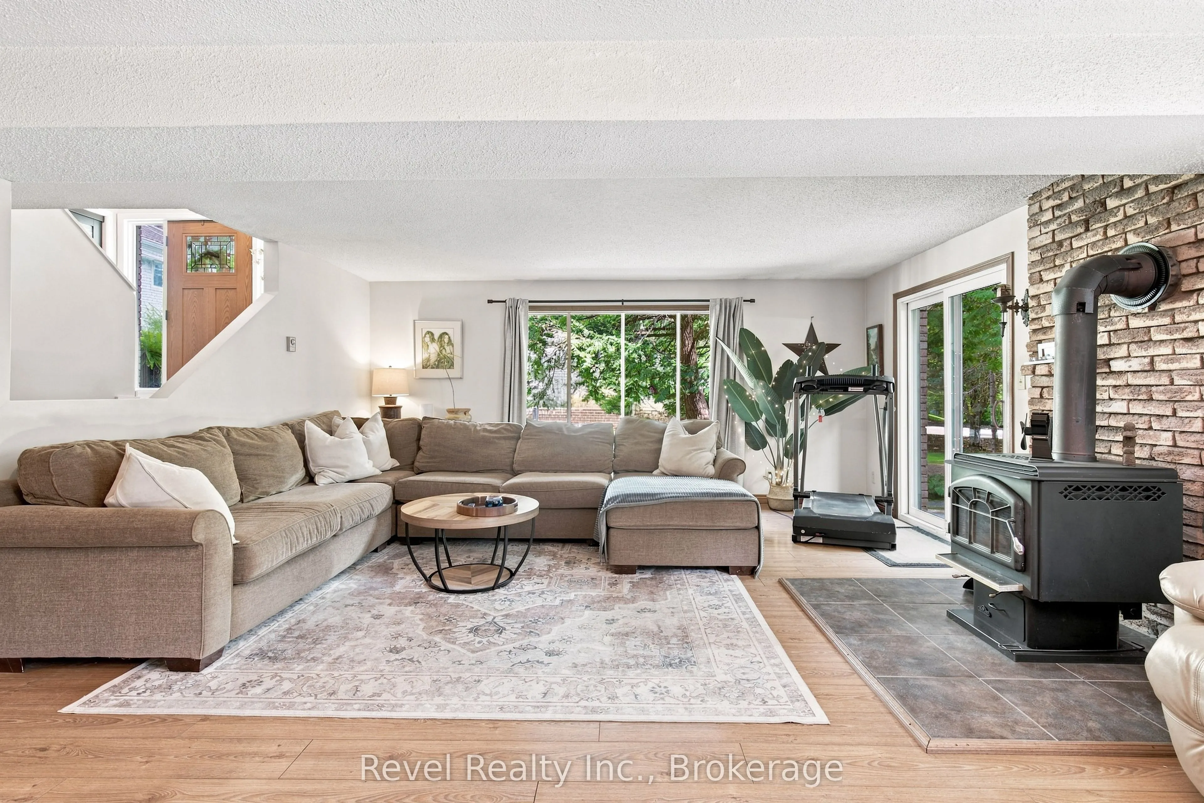 20 The Pines Lane
