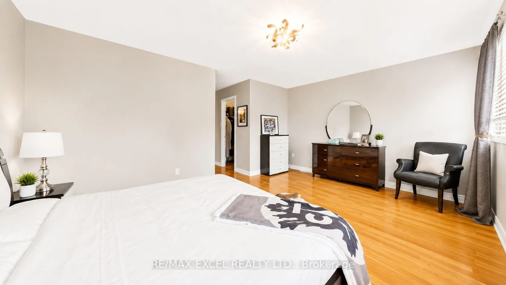 176 Sir Sanford Fleming Way