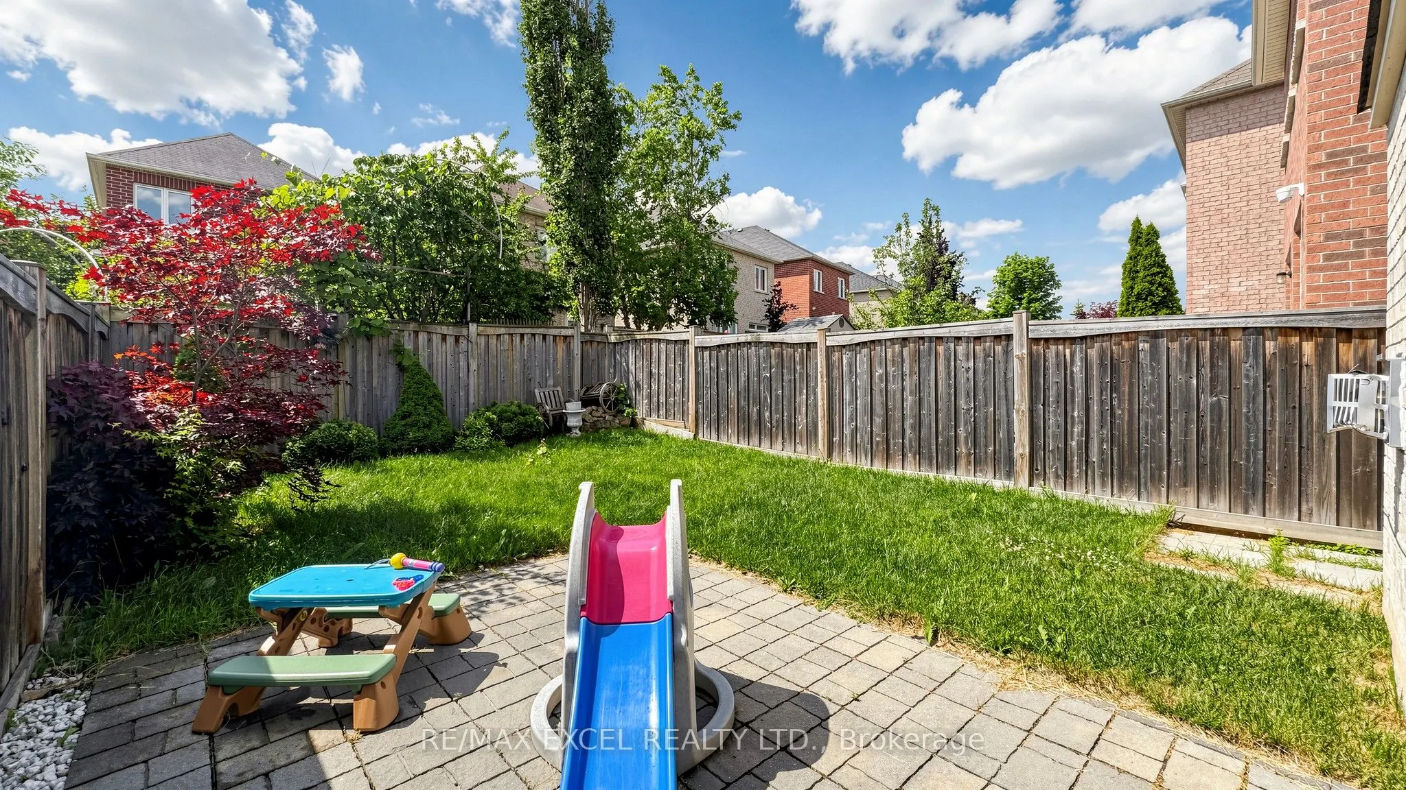 176 Sir Sanford Fleming Way