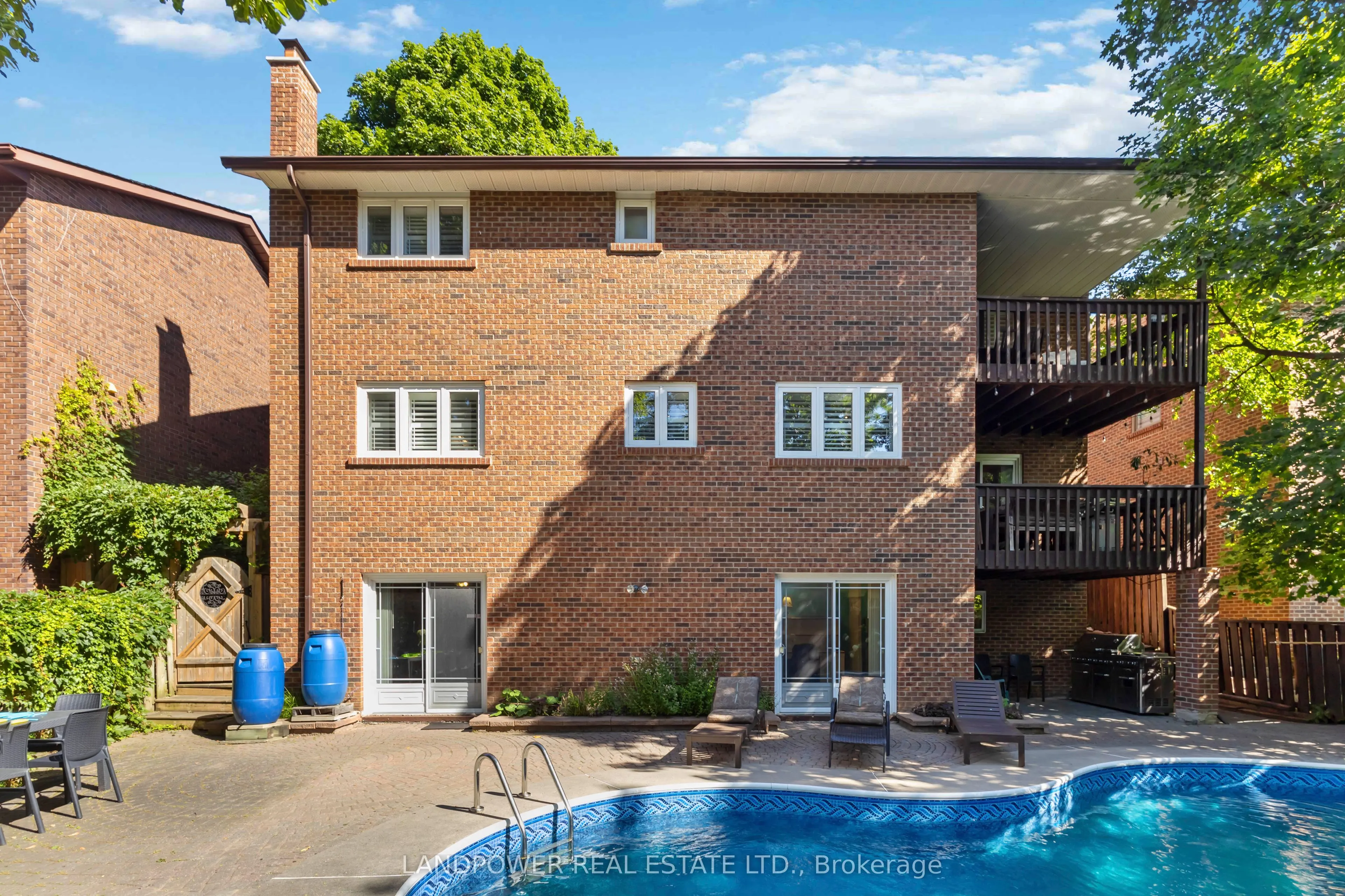 23 Fry Court