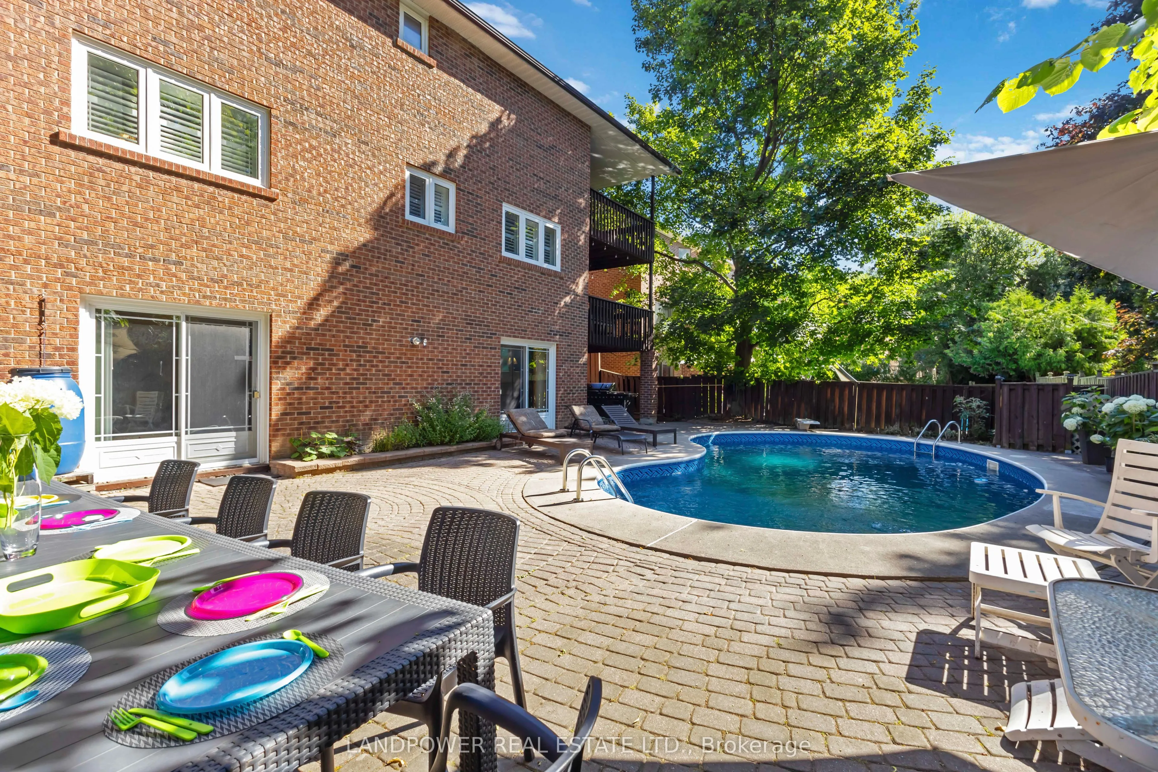23 Fry Court