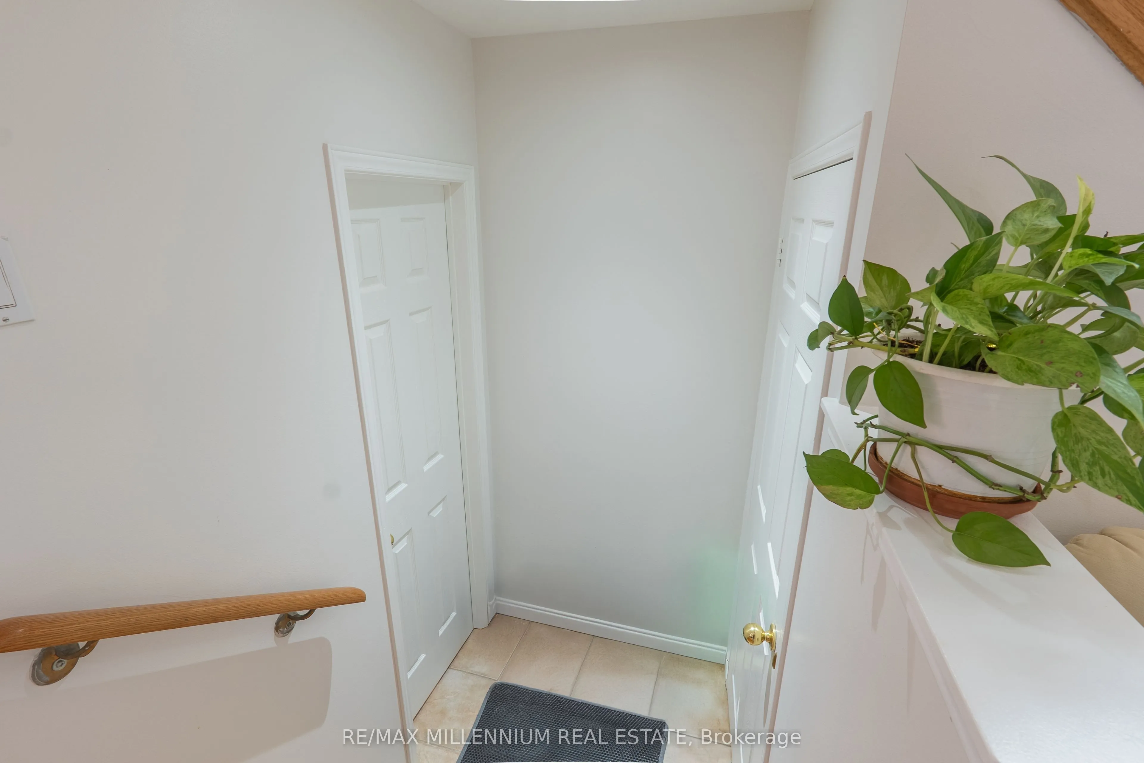90 Ronan Crescent